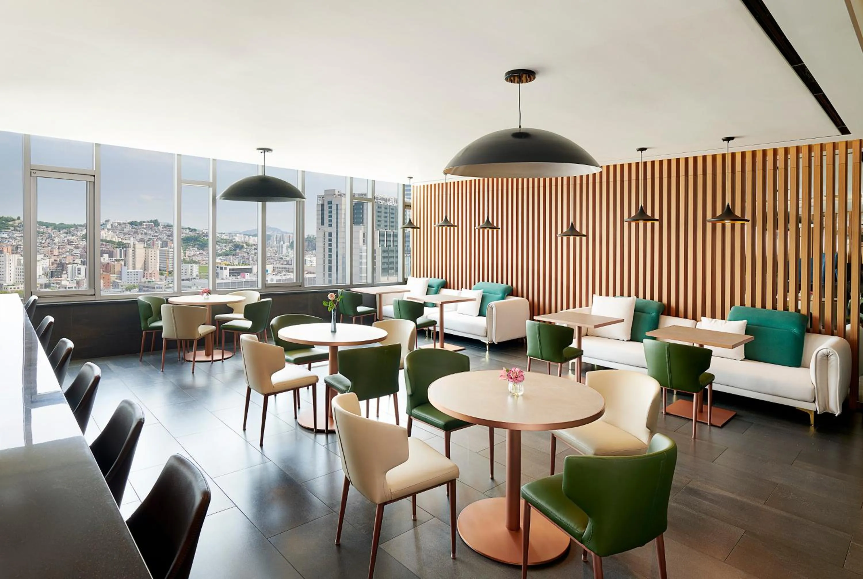 Lounge or bar in Novotel Ambassador Seoul Dongdaemun Hotels & Residences