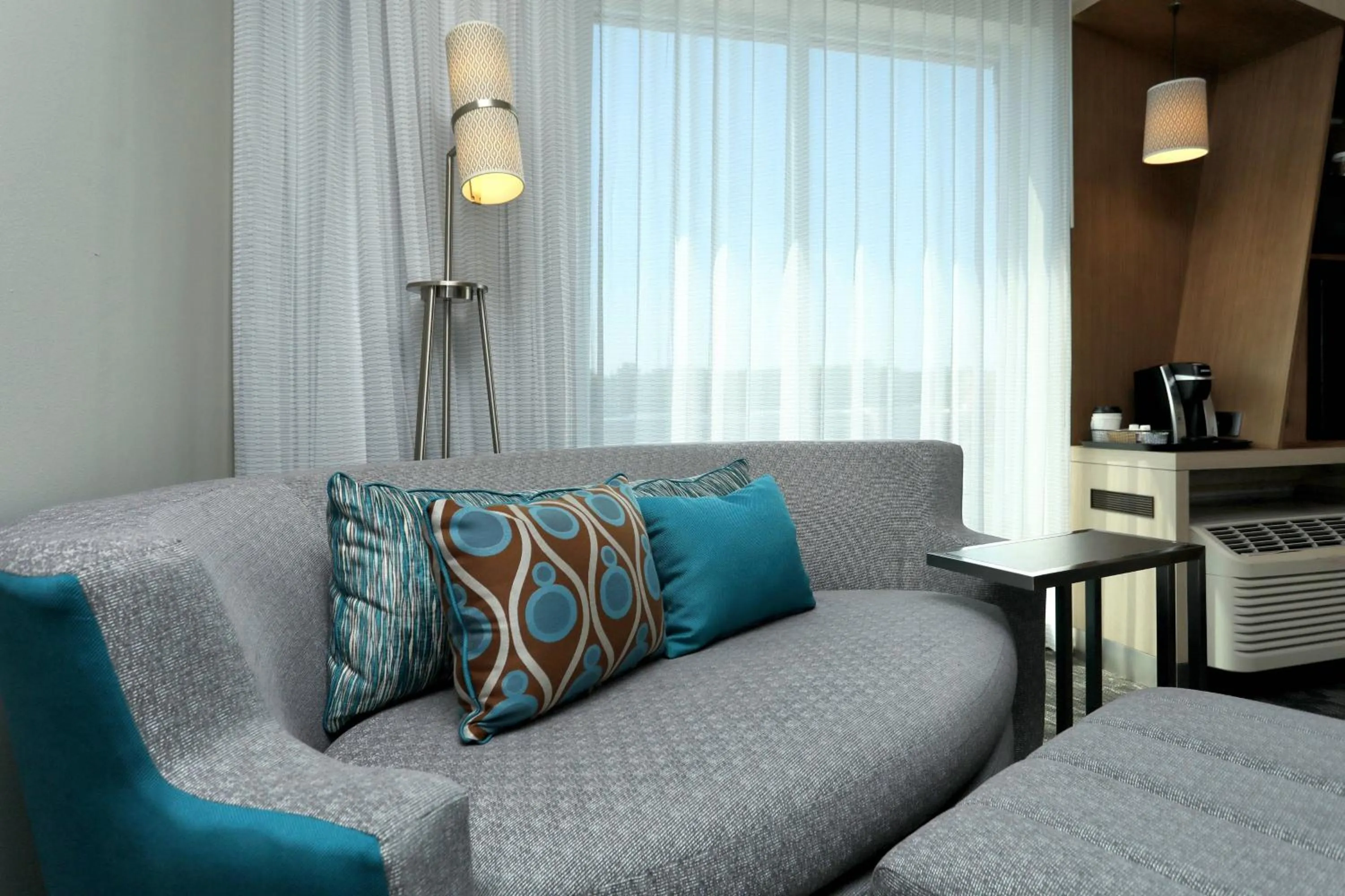 Photo of the whole room in Courtyard by Marriott North Brunswick