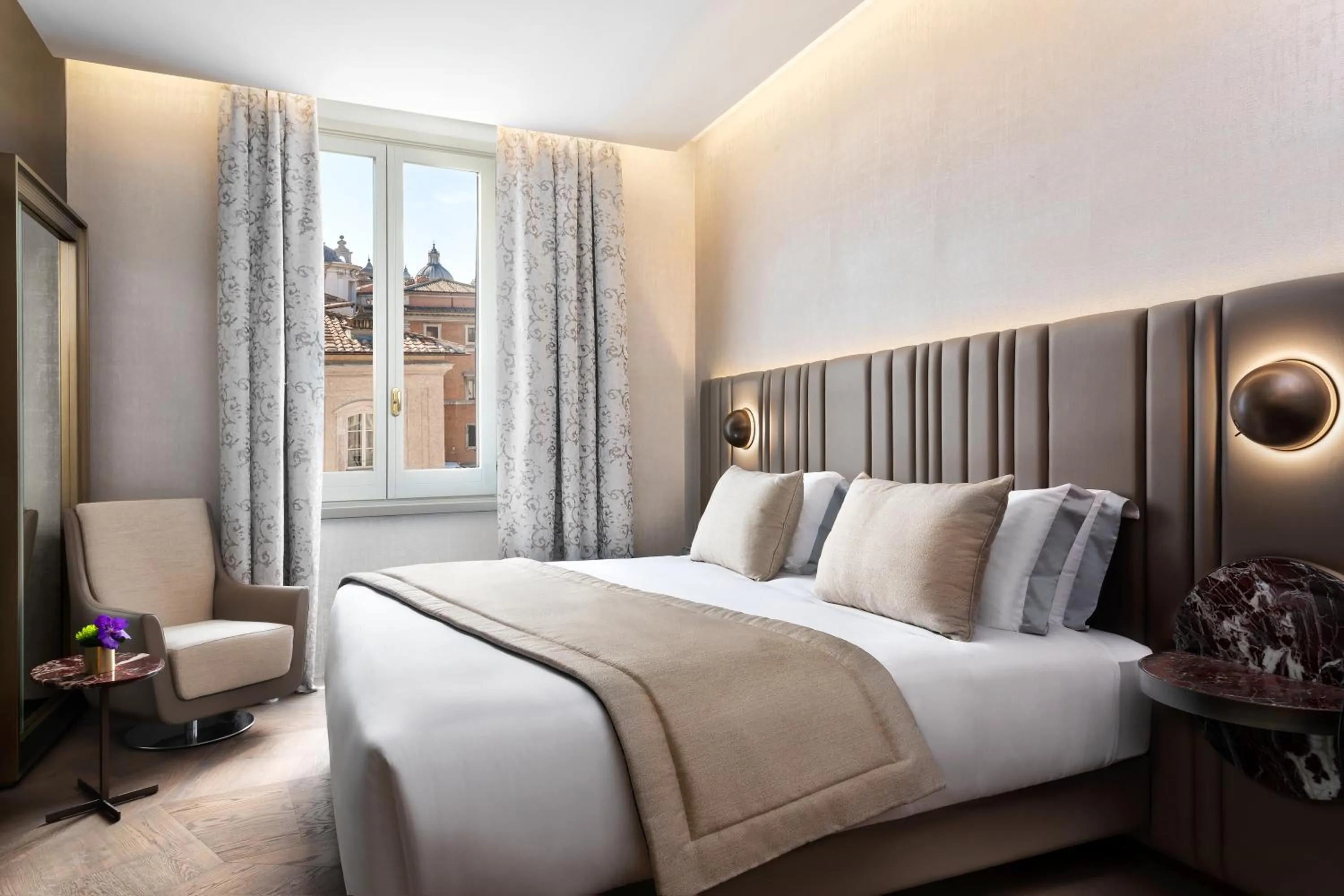 Bedroom, Bed in The Pantheon Iconic Rome Hotel, Autograph Collection
