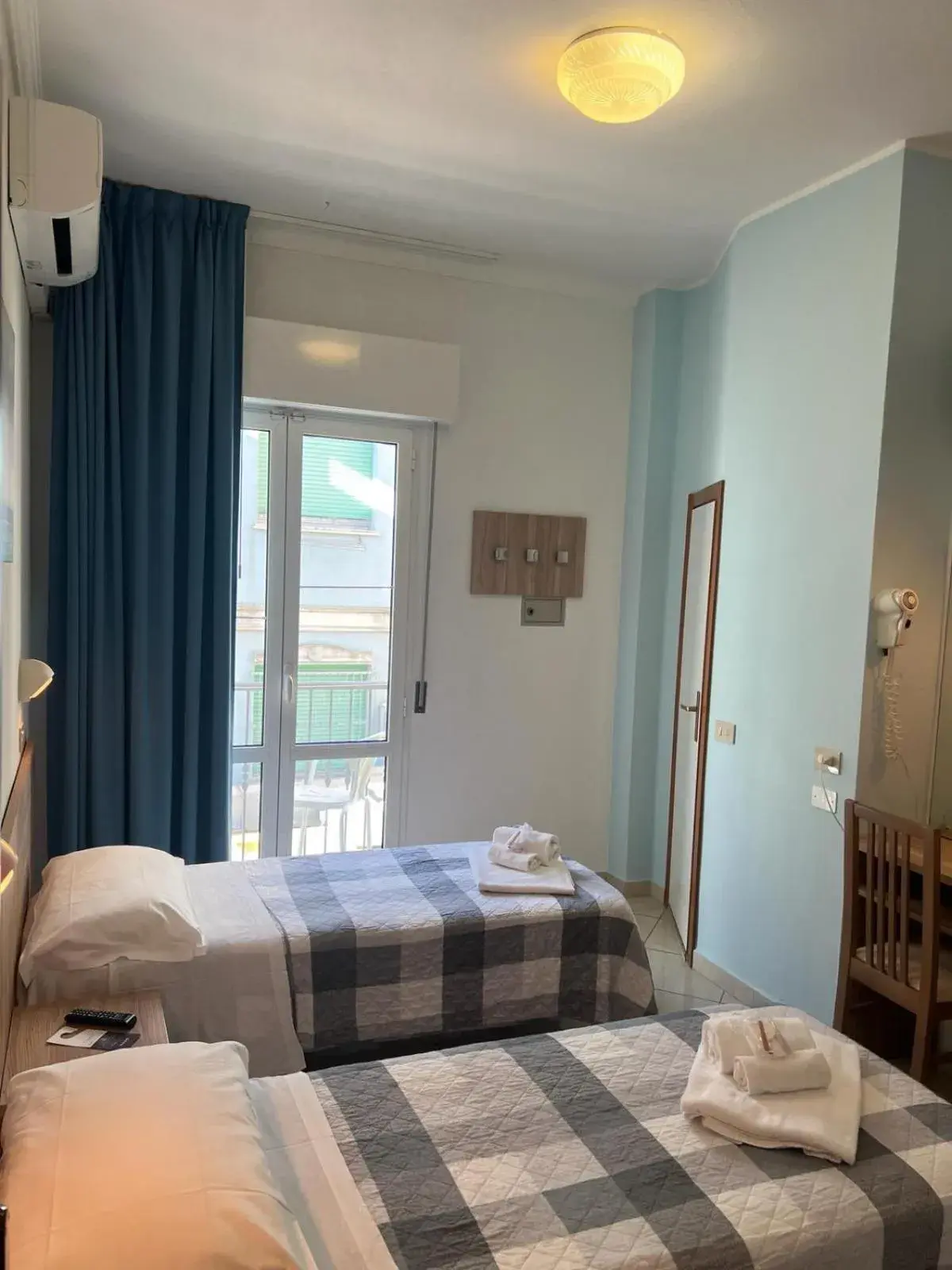 Budget Double or Twin Room in Hotel Blue Ribbon Budget Double or Twin Room in Hotel Blue Ribbon