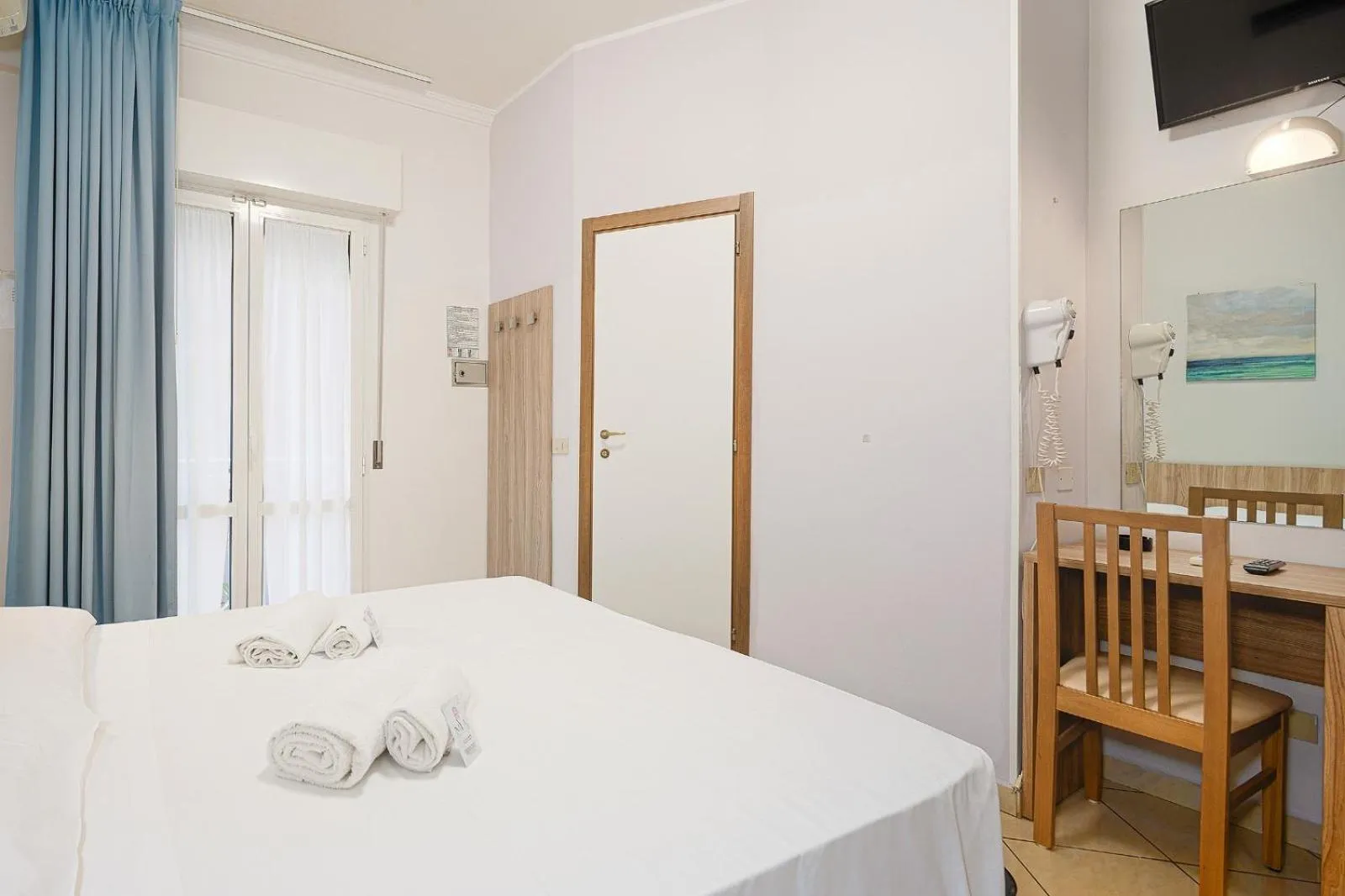 Bedroom, Bed in Hotel Blue Ribbon