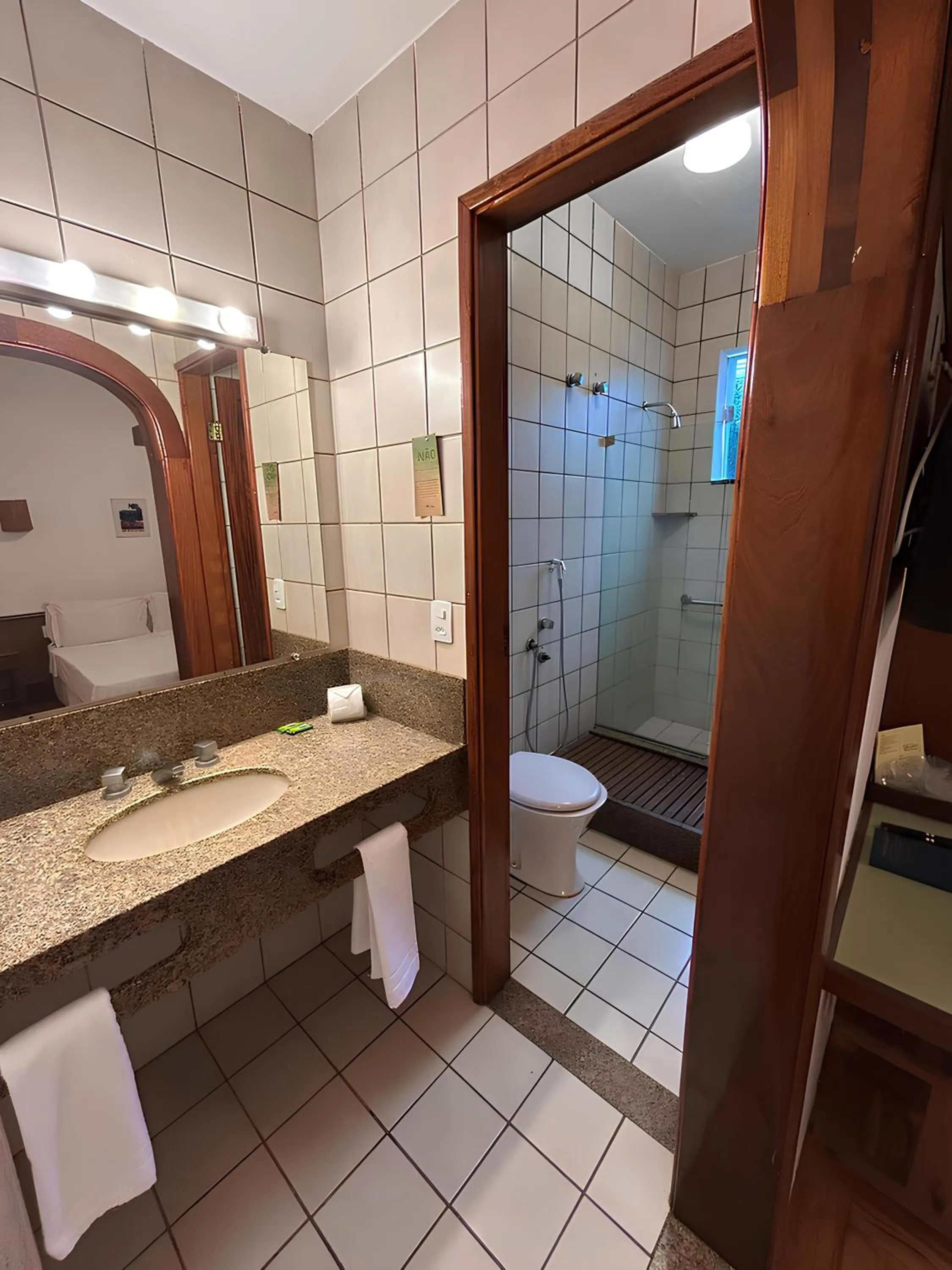 Bathroom in VOA Hotel União