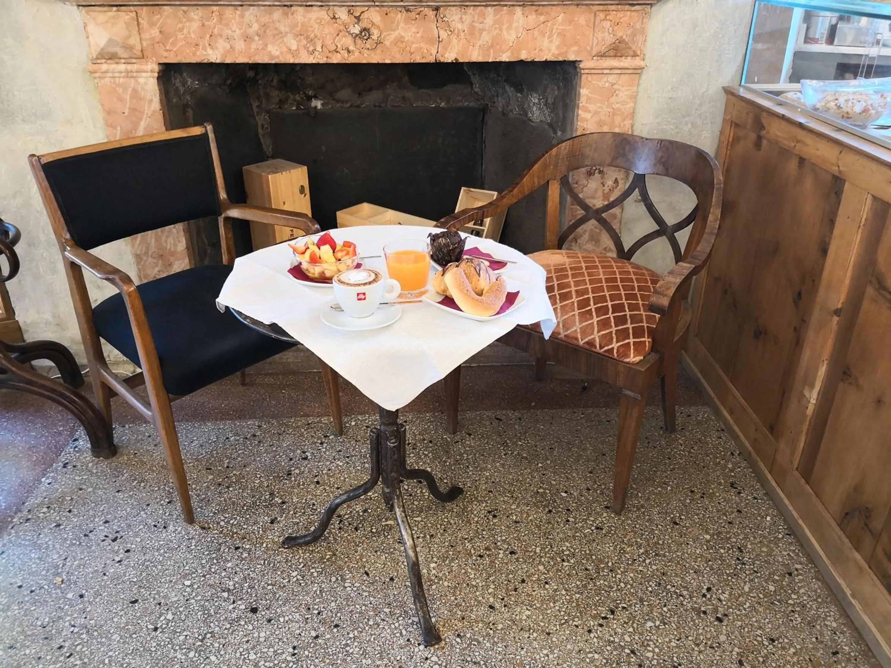 Breakfast in Torrione Trento