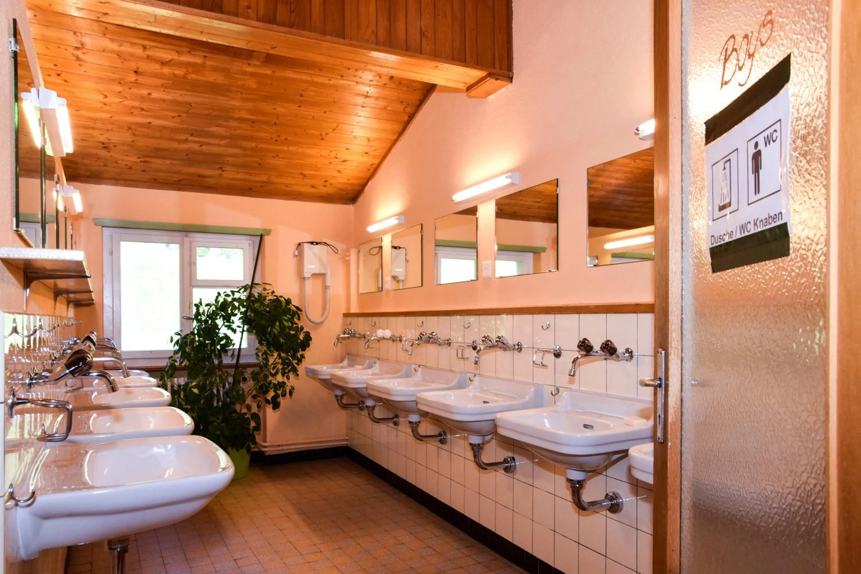 Bathroom in Chesa Selfranga