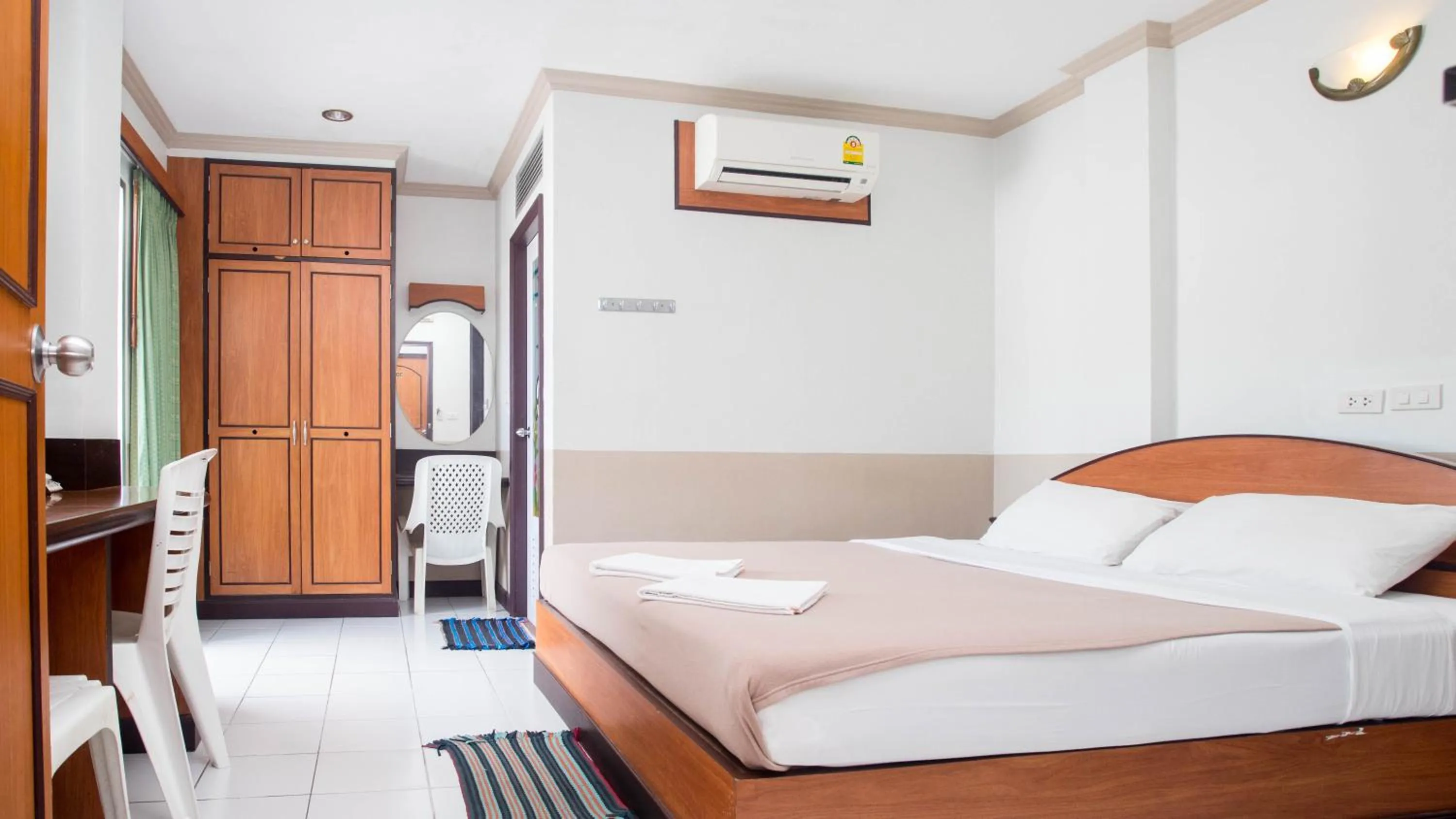 Bedroom, Bed in D.J. House