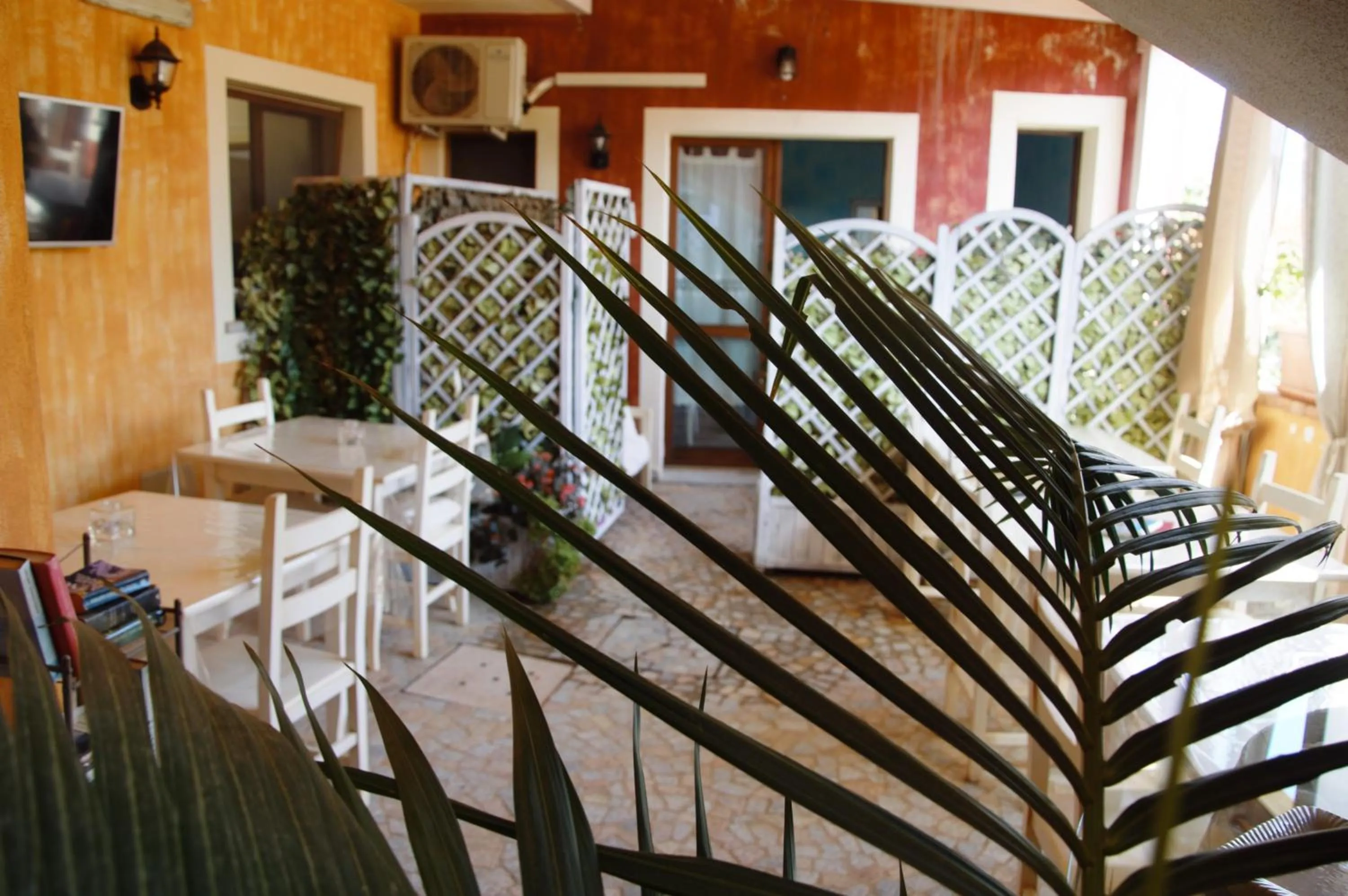 Communal lounge/ TV room in Hotel Sa Cralla Villasimius