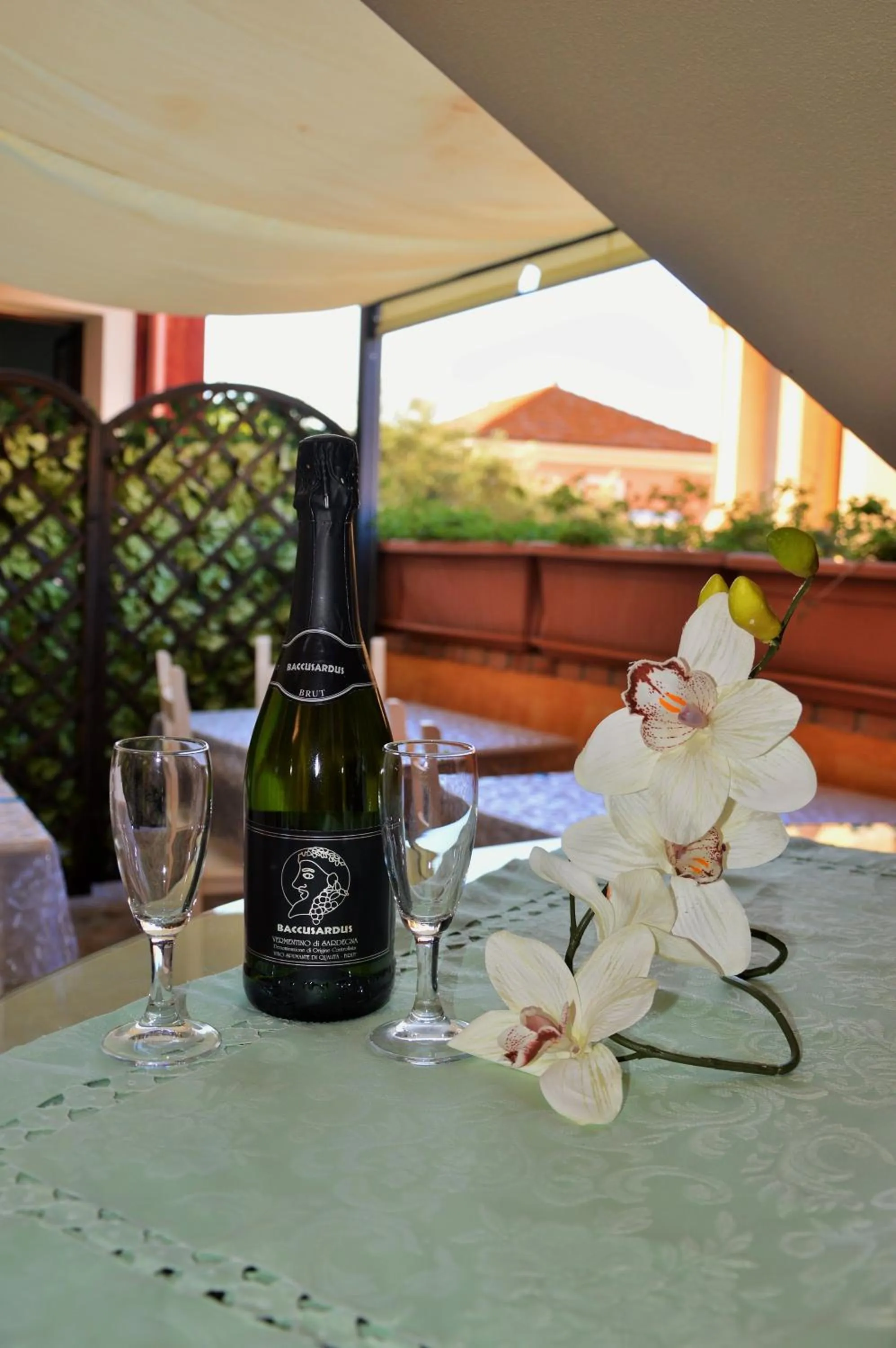 Communal lounge/ TV room in Hotel Sa Cralla Villasimius