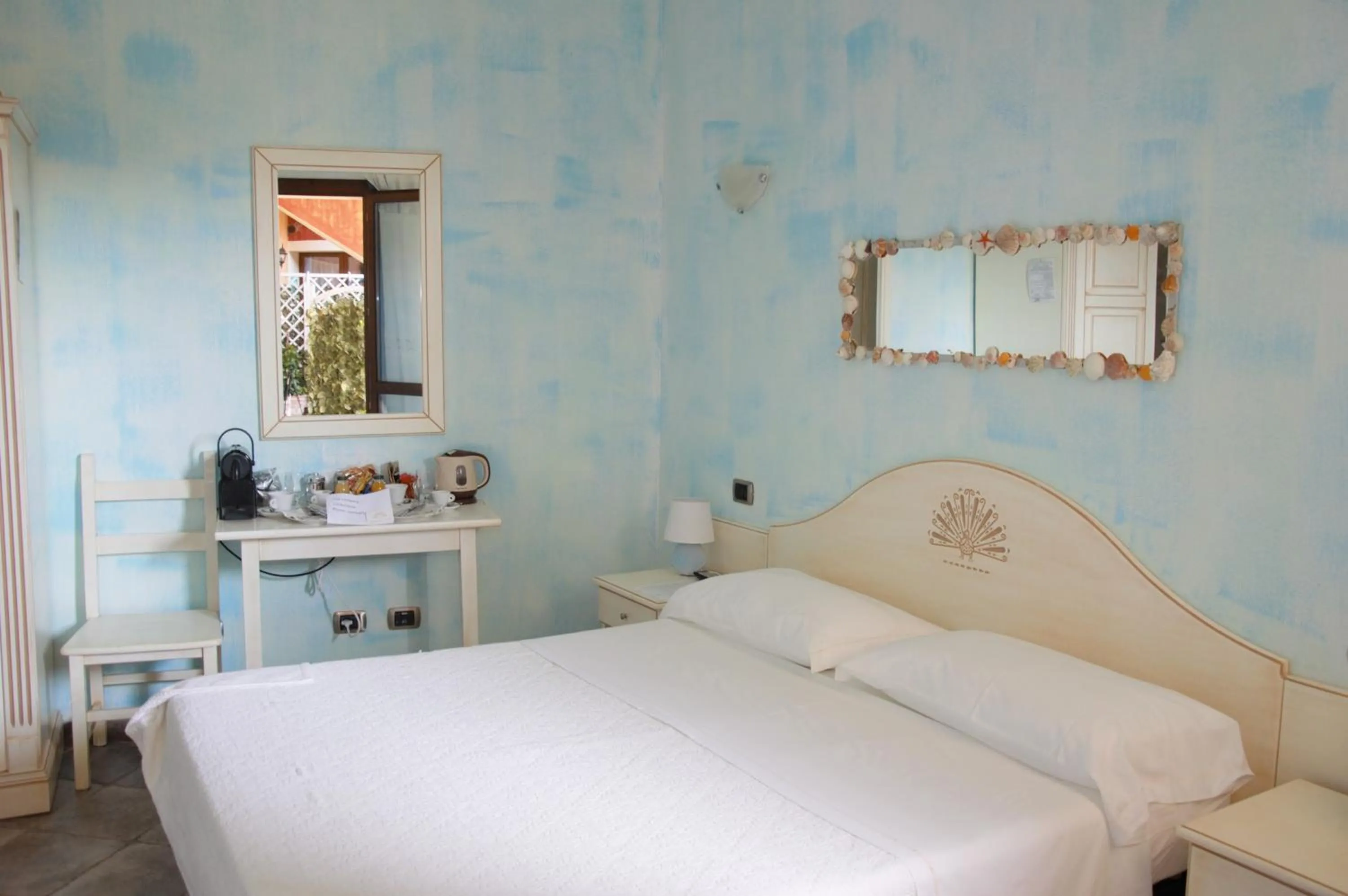 Photo of the whole room, Bed in Hotel Sa Cralla Villasimius