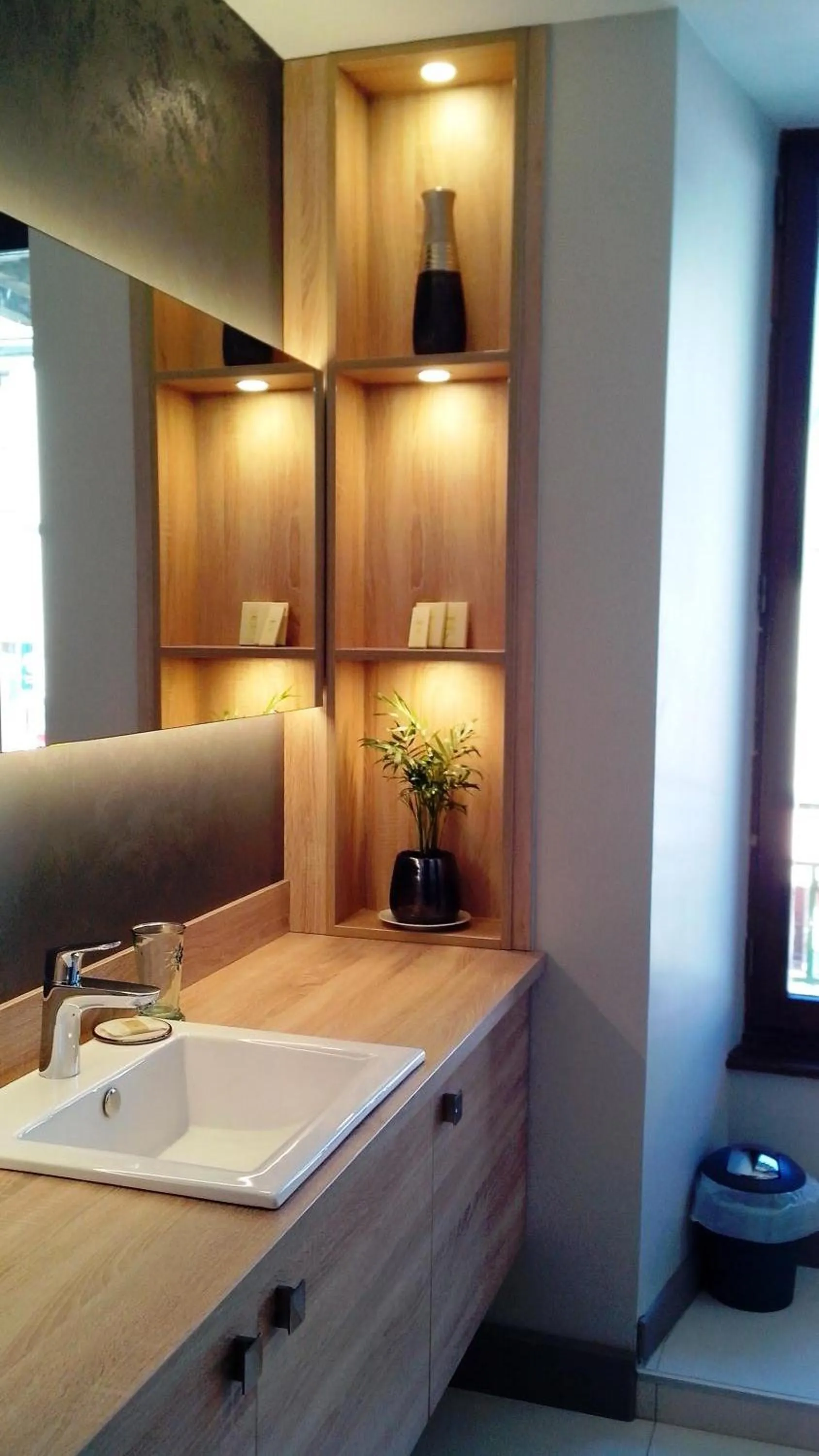 Shower in Logis Hôtel Restaurant Gilles Moreau Laguiole