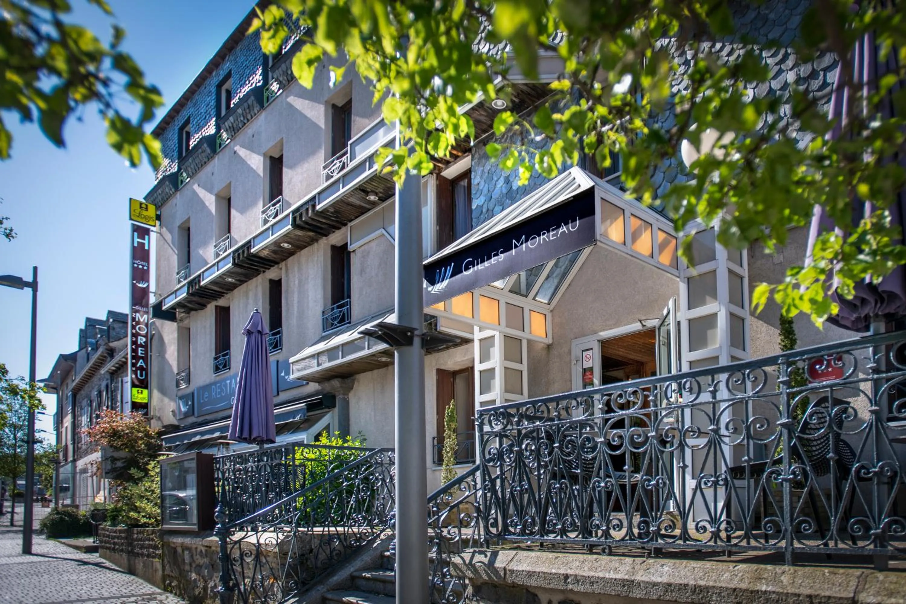 Property building in Logis Hôtel Restaurant Gilles Moreau Laguiole