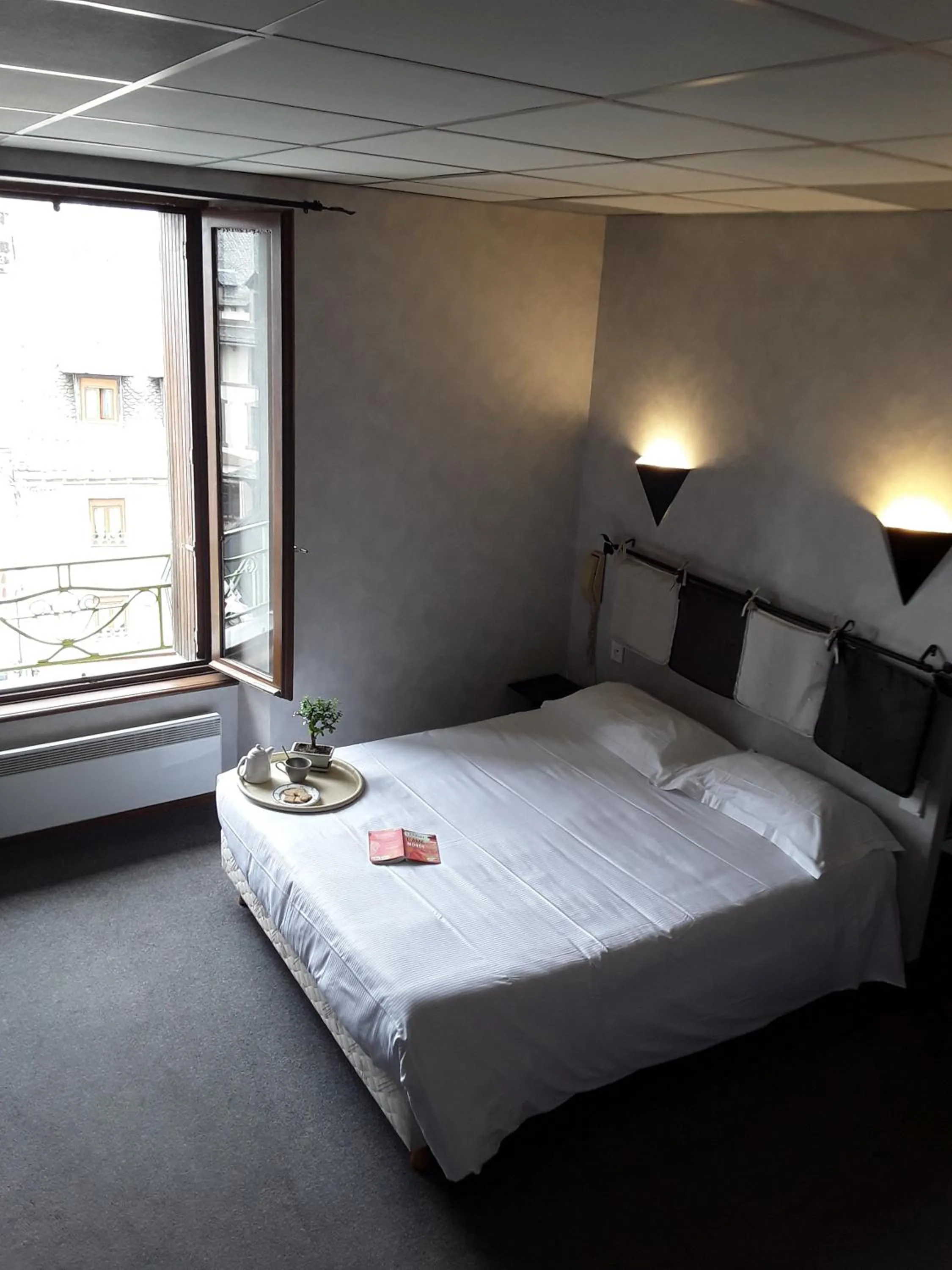 Photo of the whole room, Bed in Logis Hôtel Restaurant Gilles Moreau Laguiole