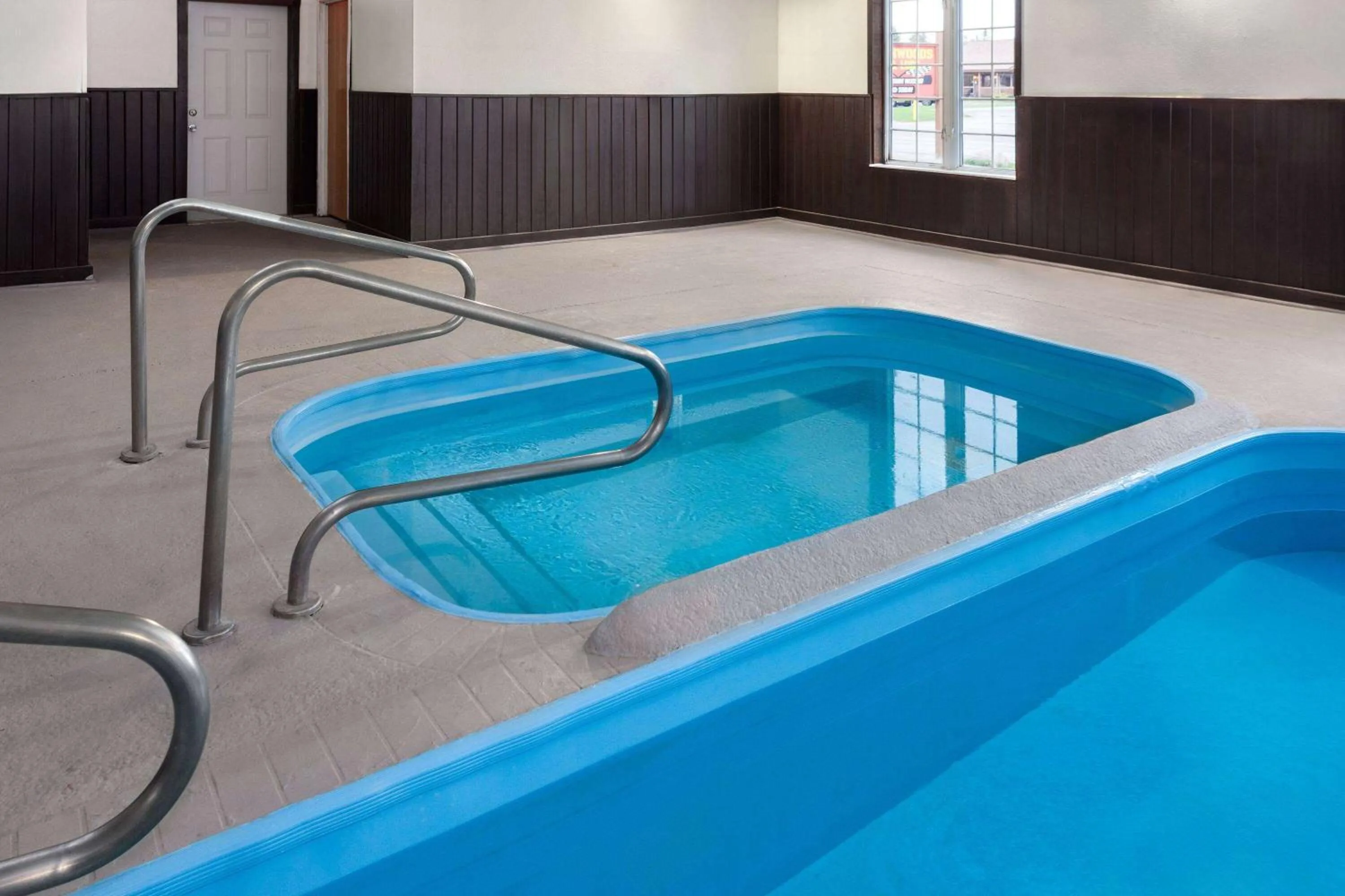 Hot Tub in AmericInn by Wyndham Eagle River Downtown