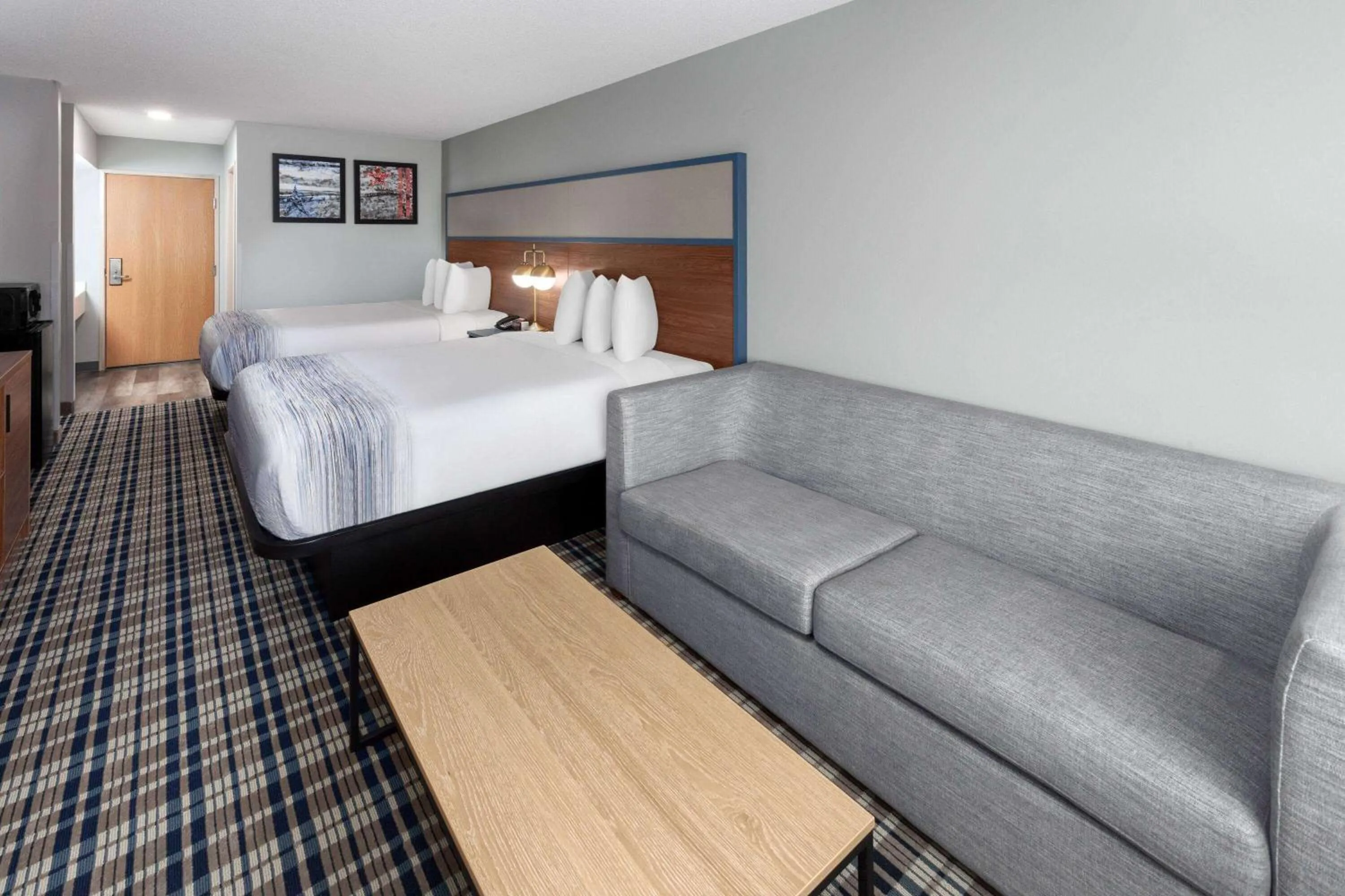 Photo of the whole room, Bed in AmericInn by Wyndham Eagle River Downtown