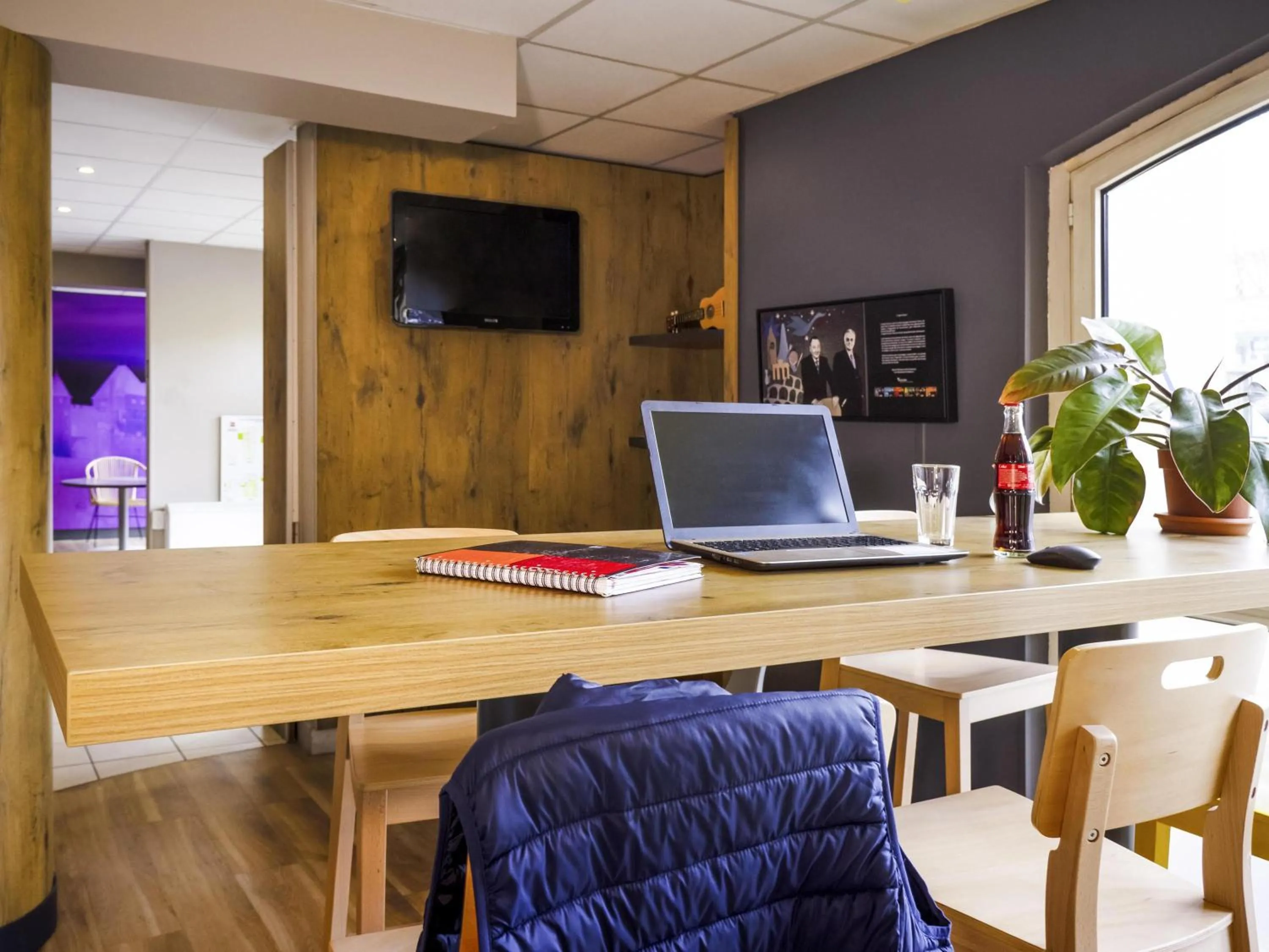 Lounge or bar in ibis Carcassonne Centre - La Cité