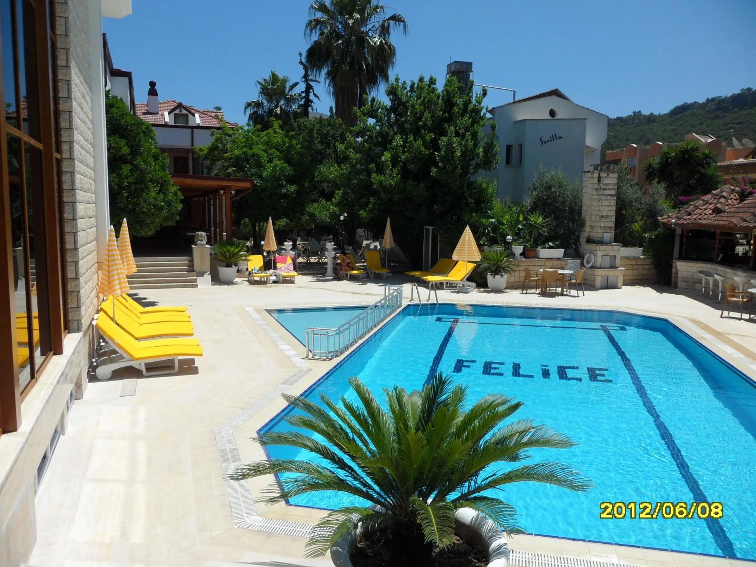 Swimming pool in Felice Hotel