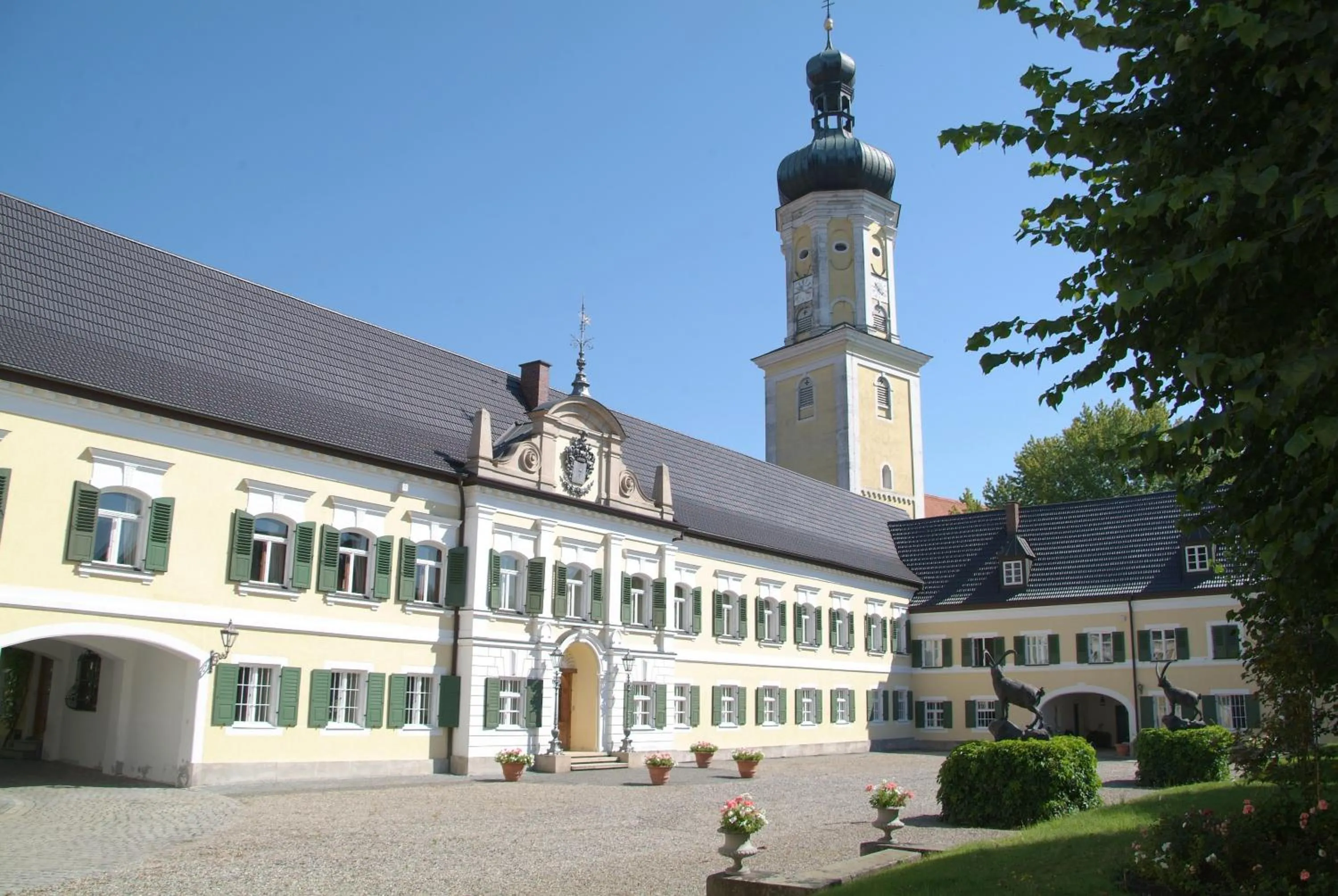 Property building in Hotel zur Schloss-Schmiede
