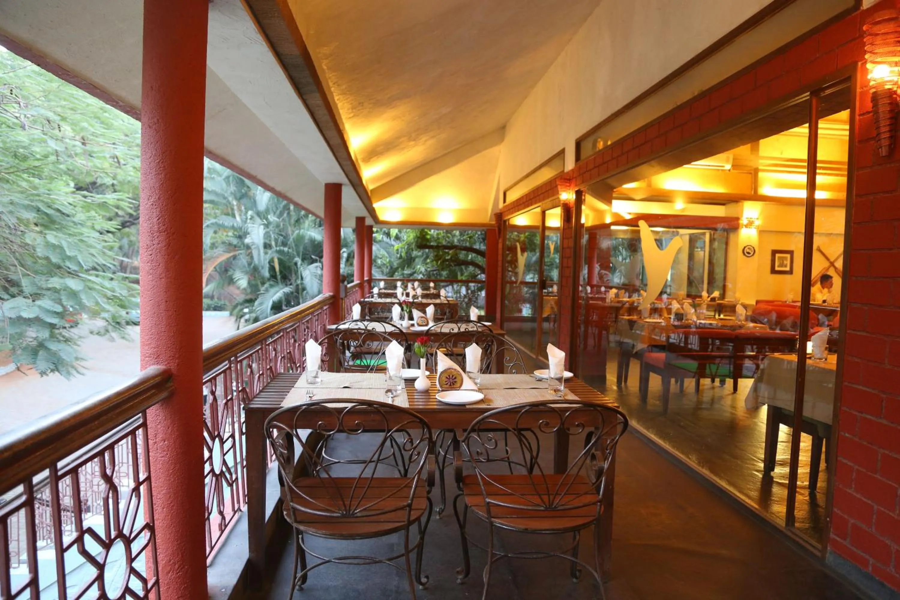 Restaurant/places to eat in Outpost@Alibaug