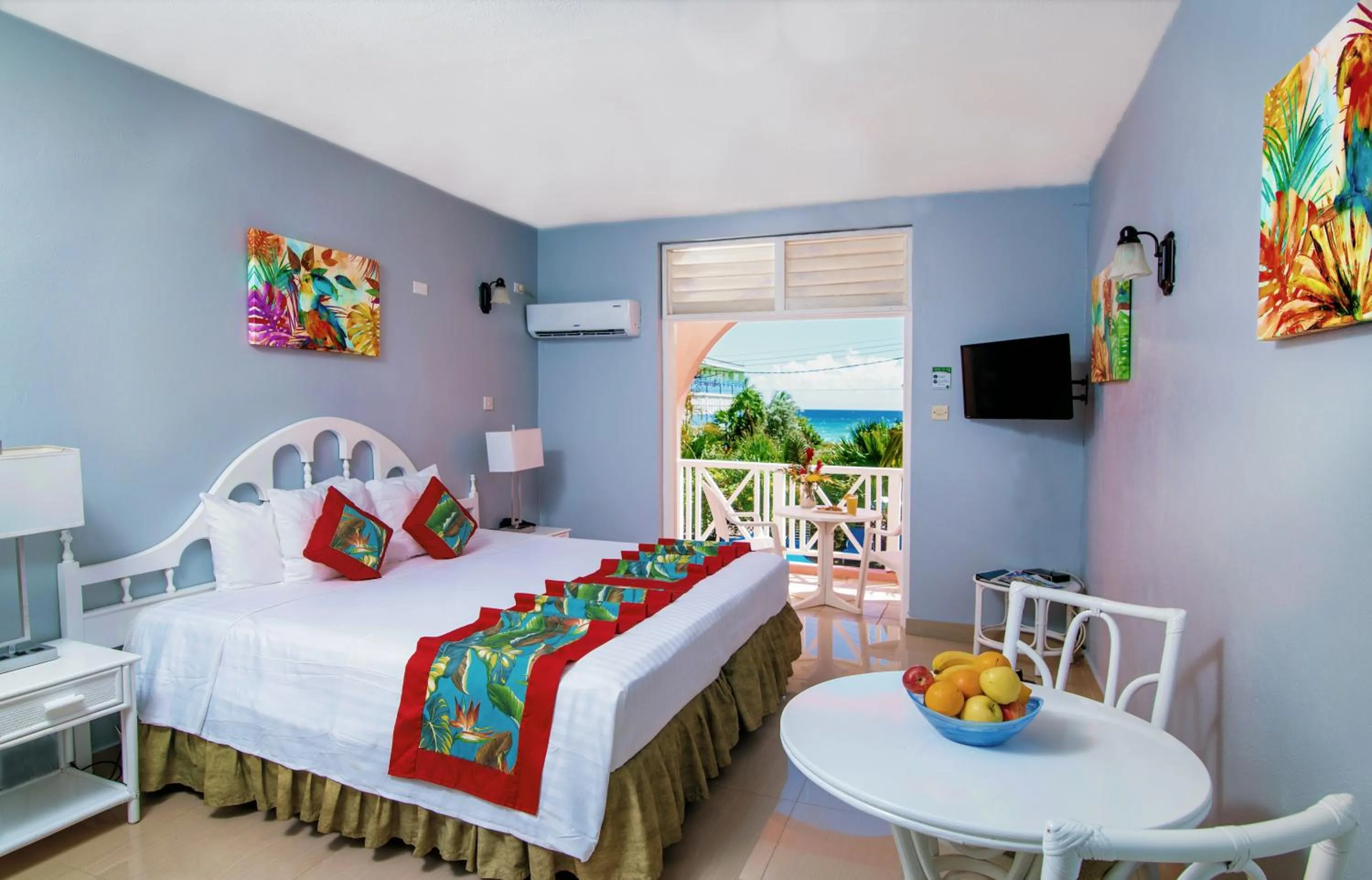 Bedroom, Bed in Dover Beach Hotel