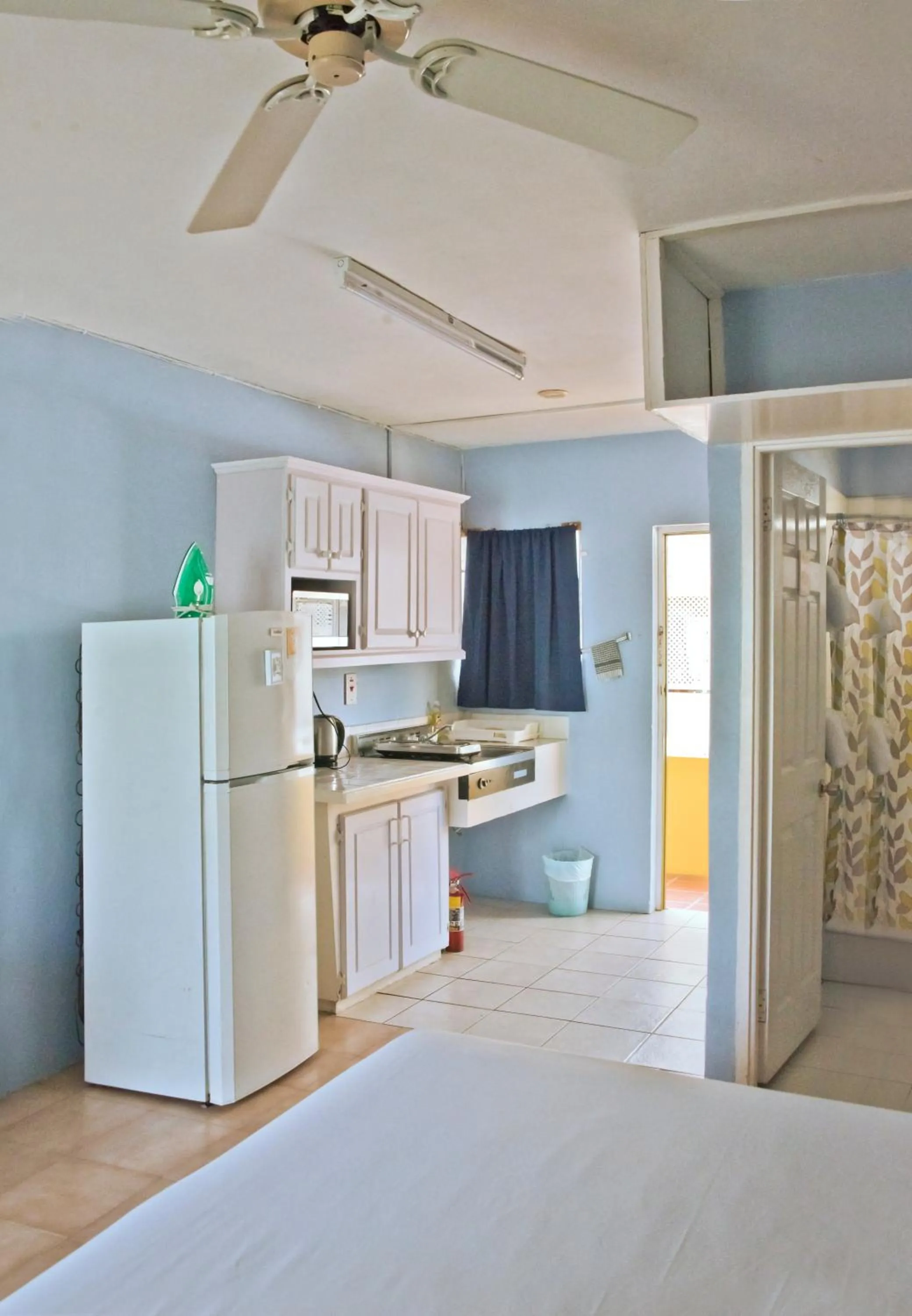 kitchen in Dover Beach Hotel