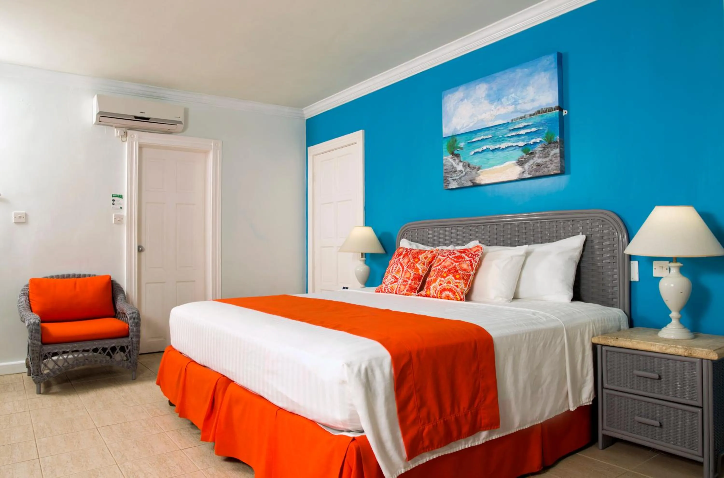 Bed in Dover Beach Hotel