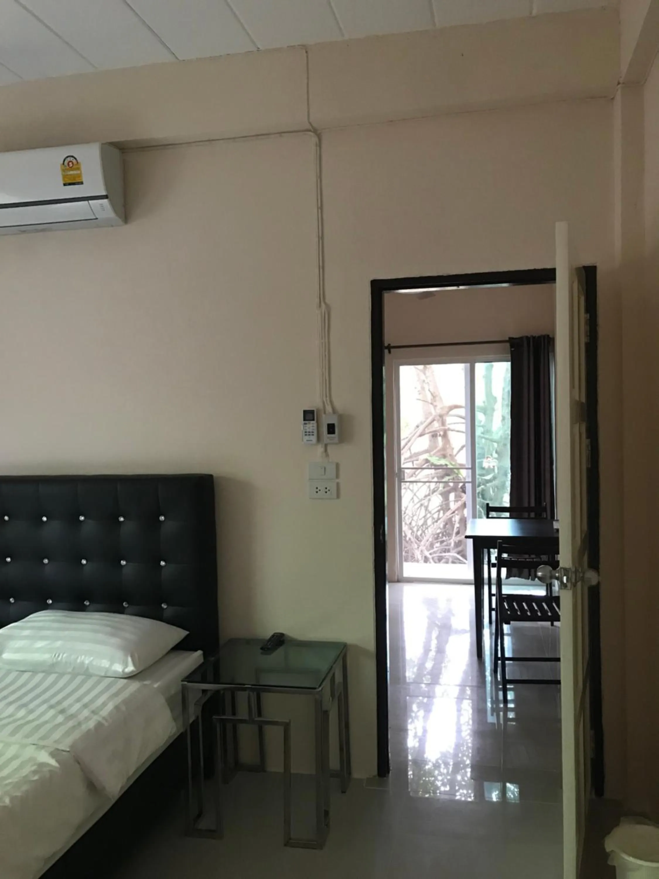 Bed in Baan Bon Resort Bang Tabun