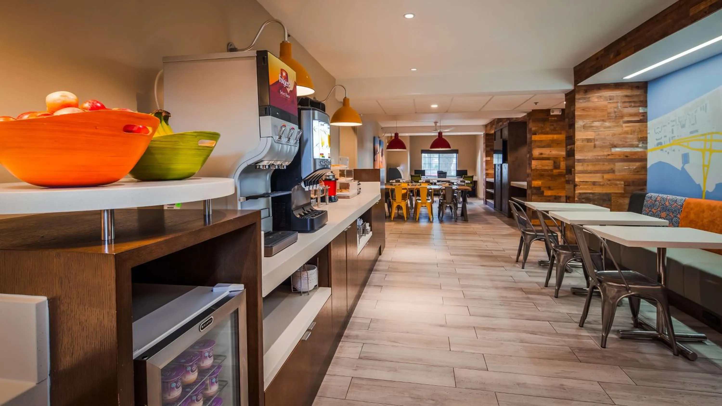 Breakfast in Best Western Beachside Inn