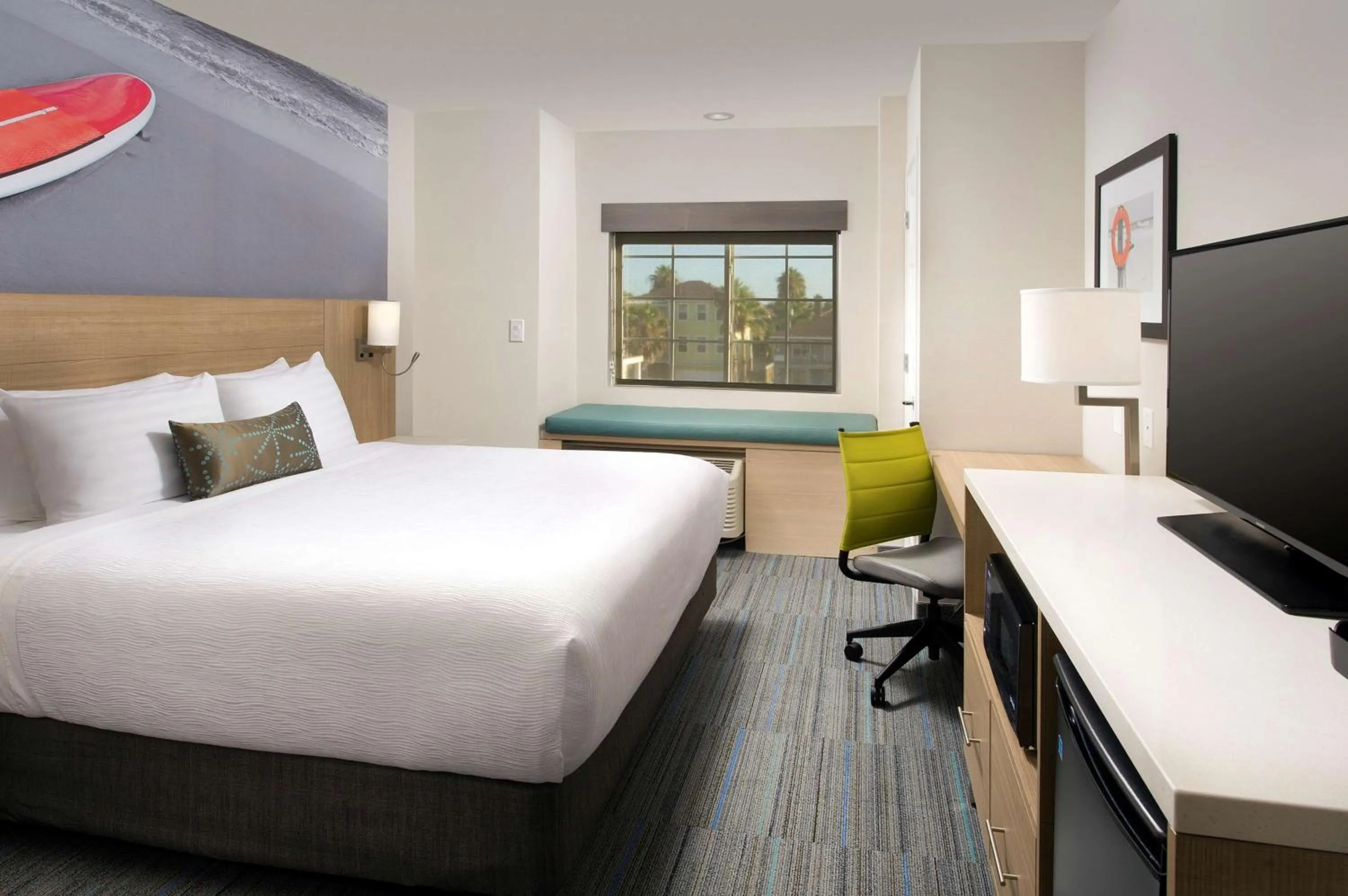 Bedroom, Bed in Best Western Beachside Inn