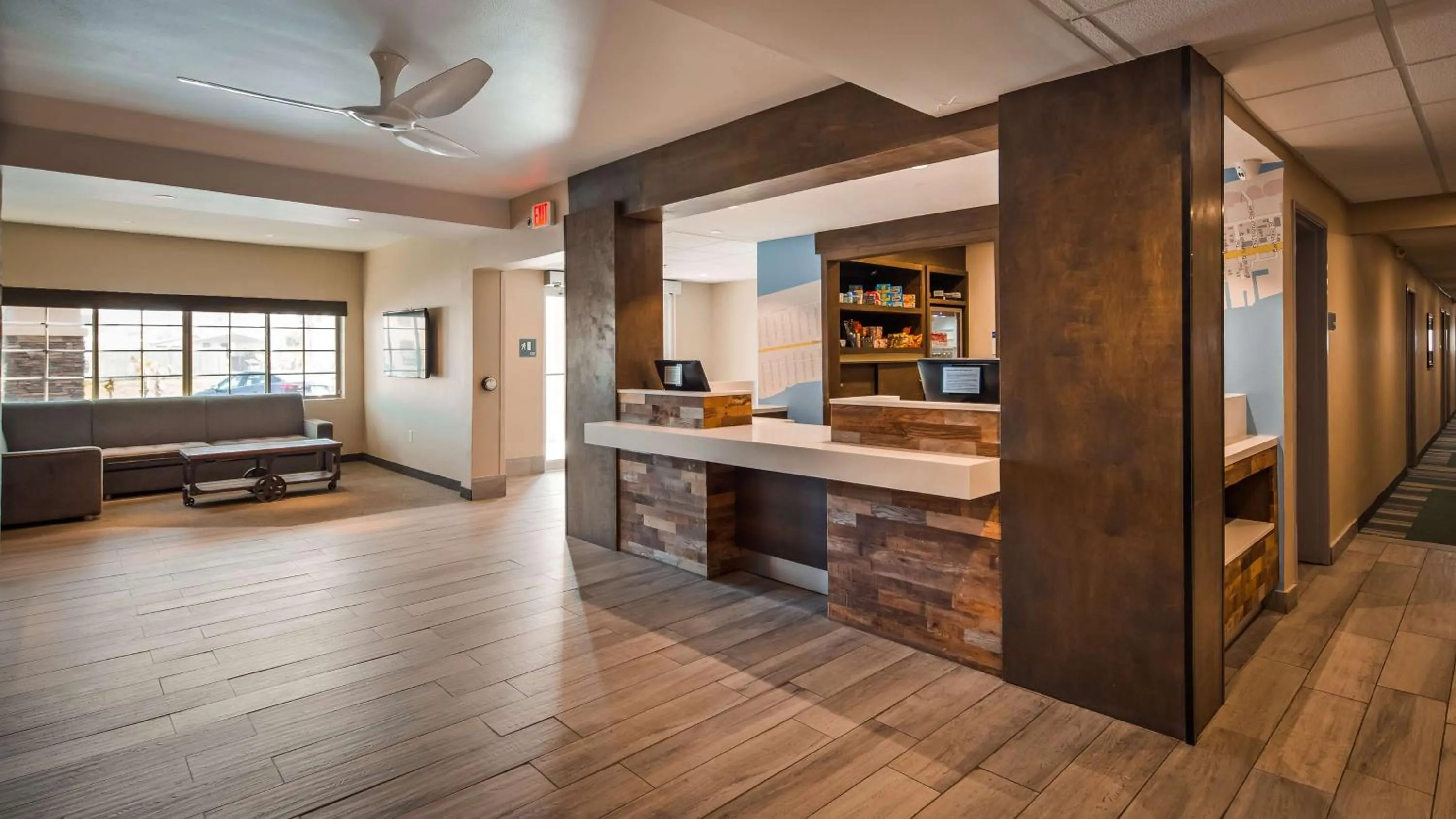 Lobby or reception in Best Western Beachside Inn