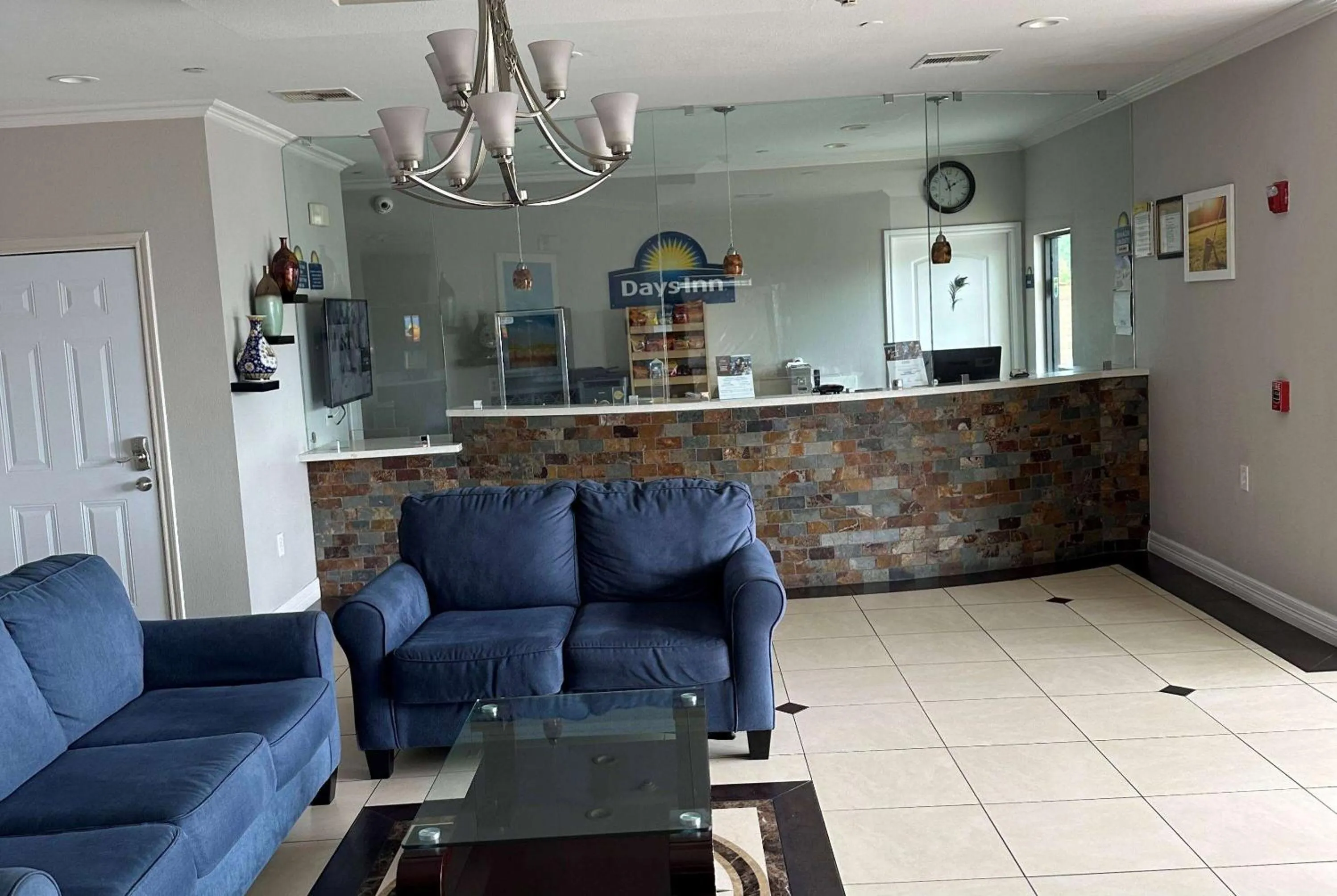 Lobby or reception in Days Inn by Wyndham Humble/Houston Intercontinental Airport