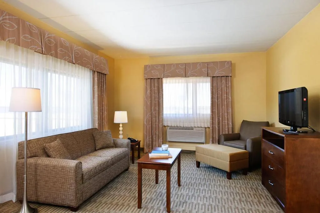 Photo of the whole room in Holiday Inn Express Philadelphia Airport by IHG