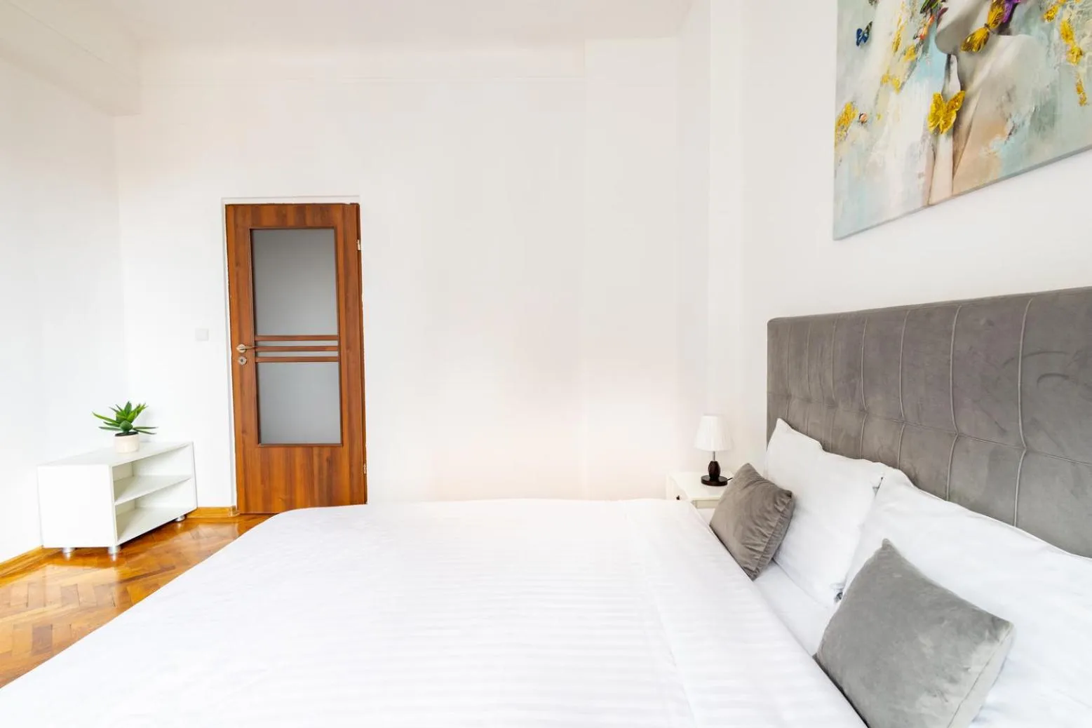 Bed in Downtown Victoria Apartments By CityBookings