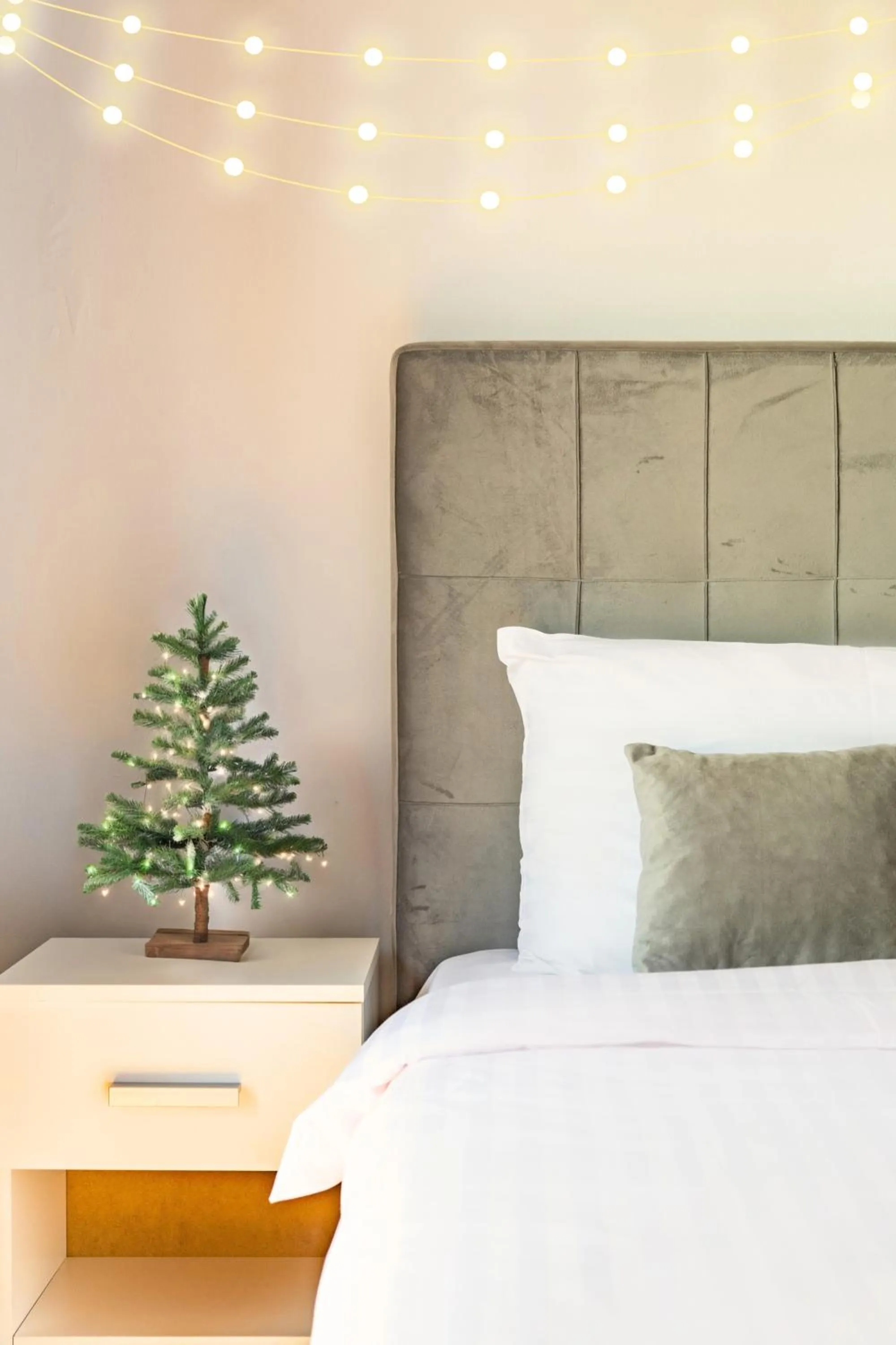 Bed in Downtown Victoria Apartments By CityBookings