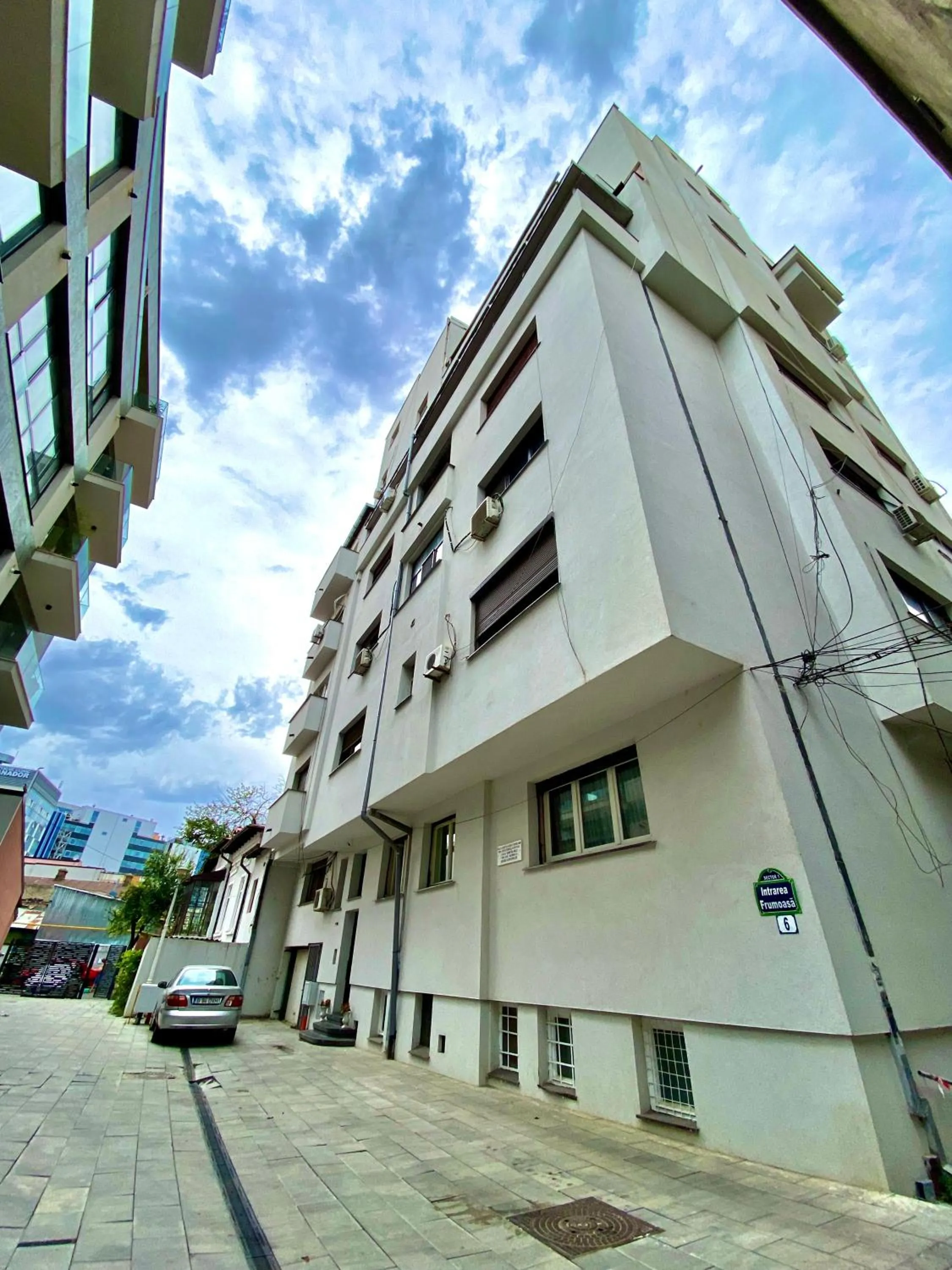 Downtown Victoria Apartments By CityBookings