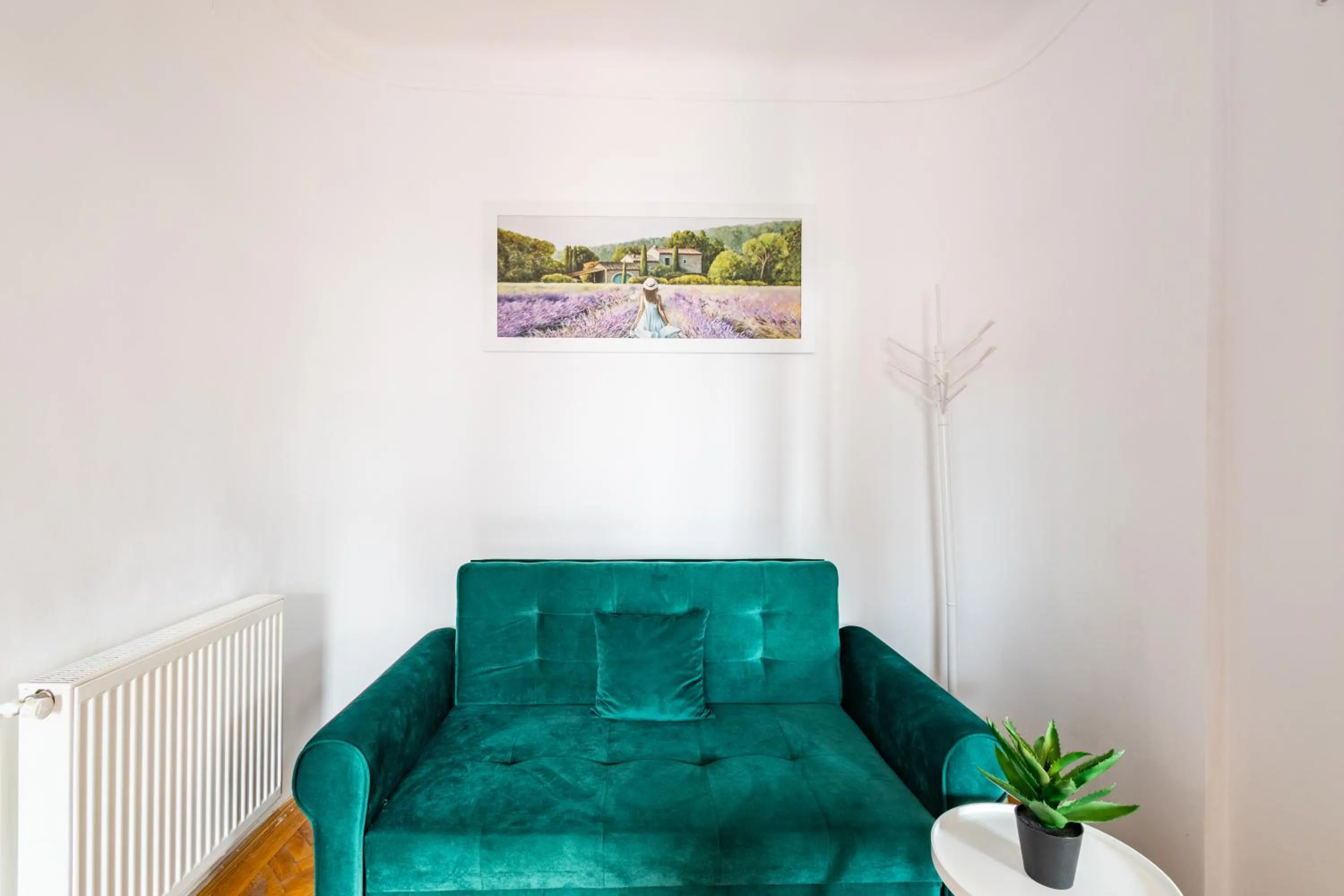 Downtown Victoria Apartments By CityBookings