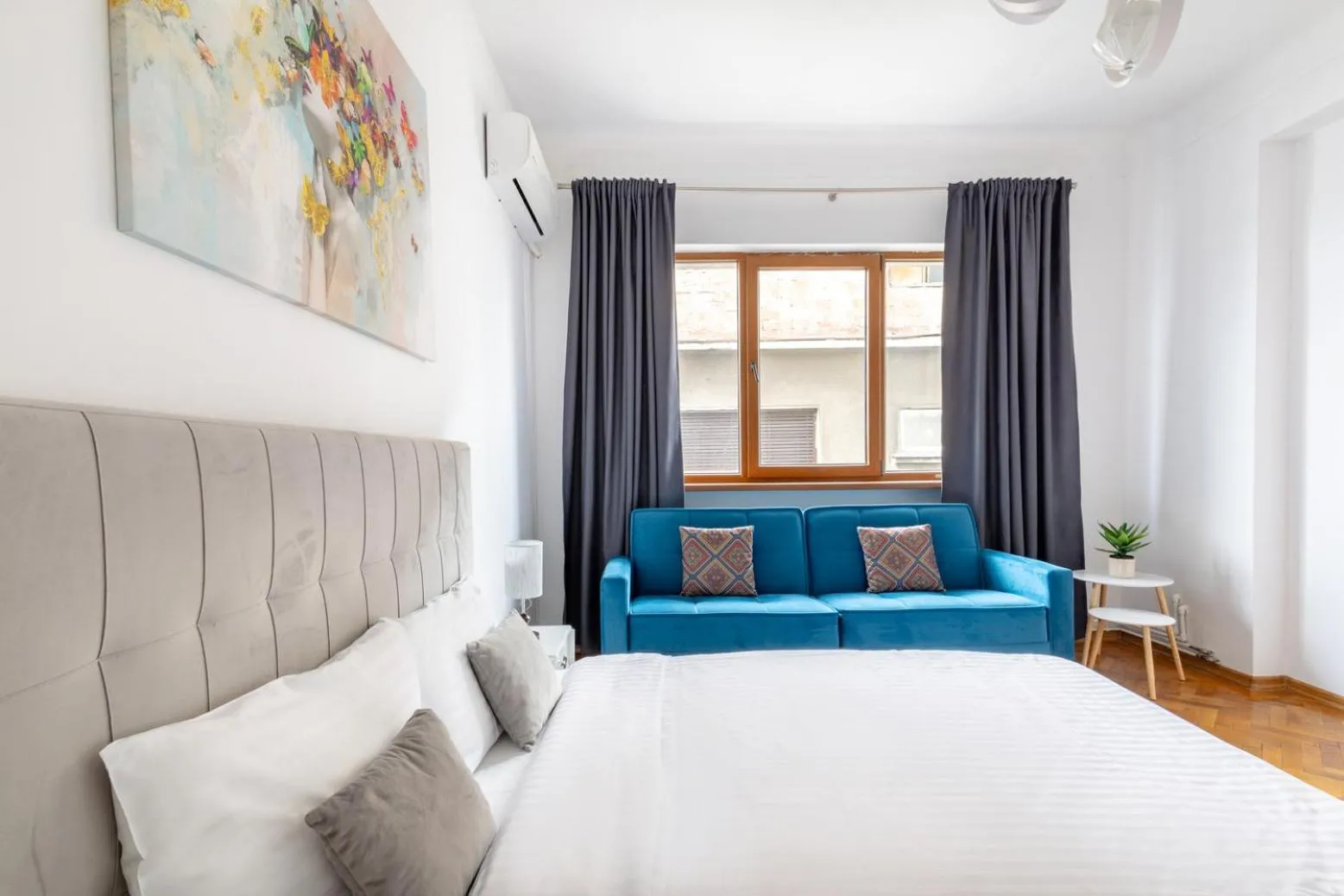 Bed in Downtown Victoria Apartments By CityBookings