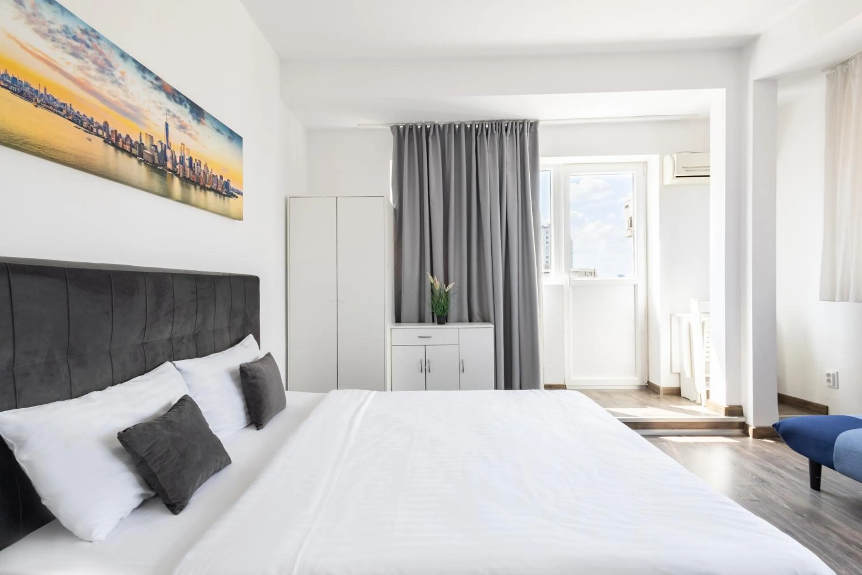Bed in Downtown Victoria Apartments By CityBookings