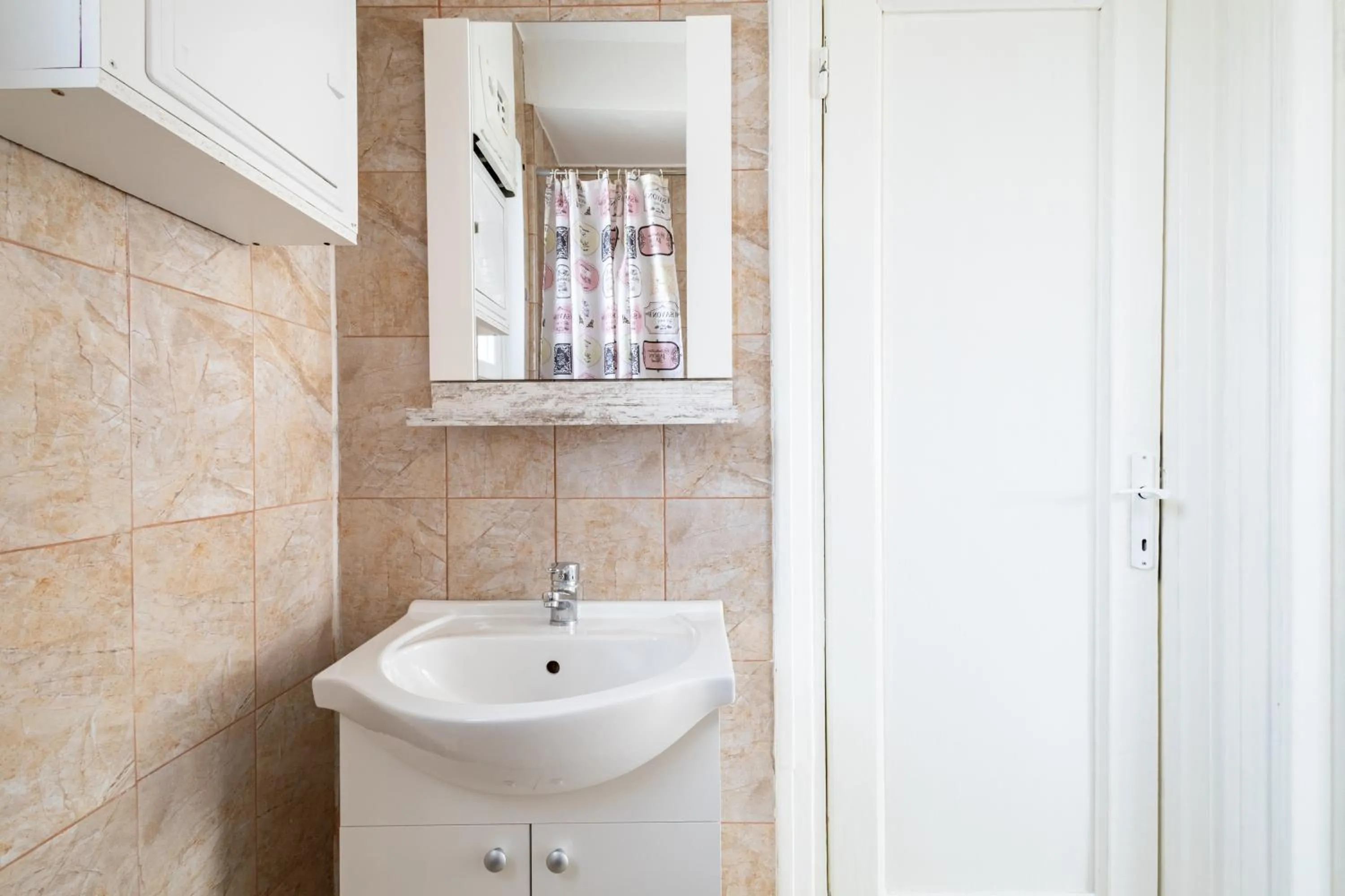 Downtown Victoria Apartments By CityBookings