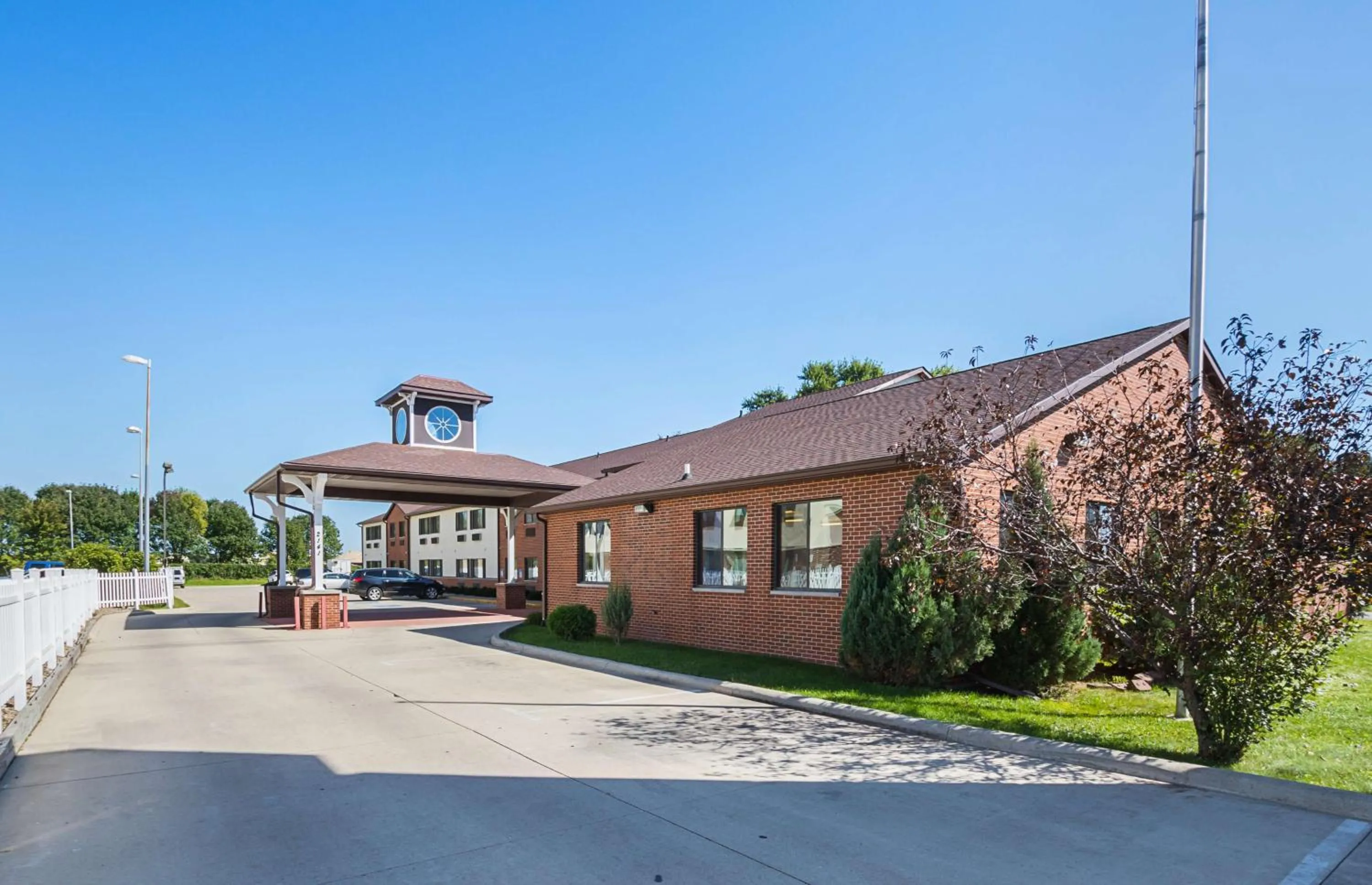 Property building in Motel 6-Waterloo, IA - Crossroads Mall - Cedar Falls