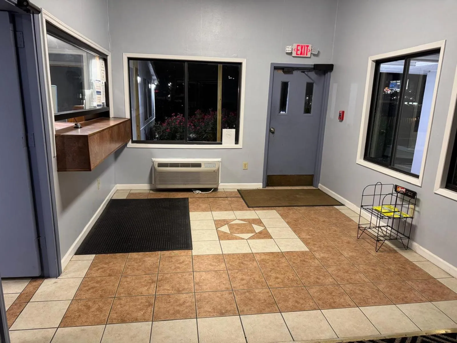 Budgetel Inn & Suites