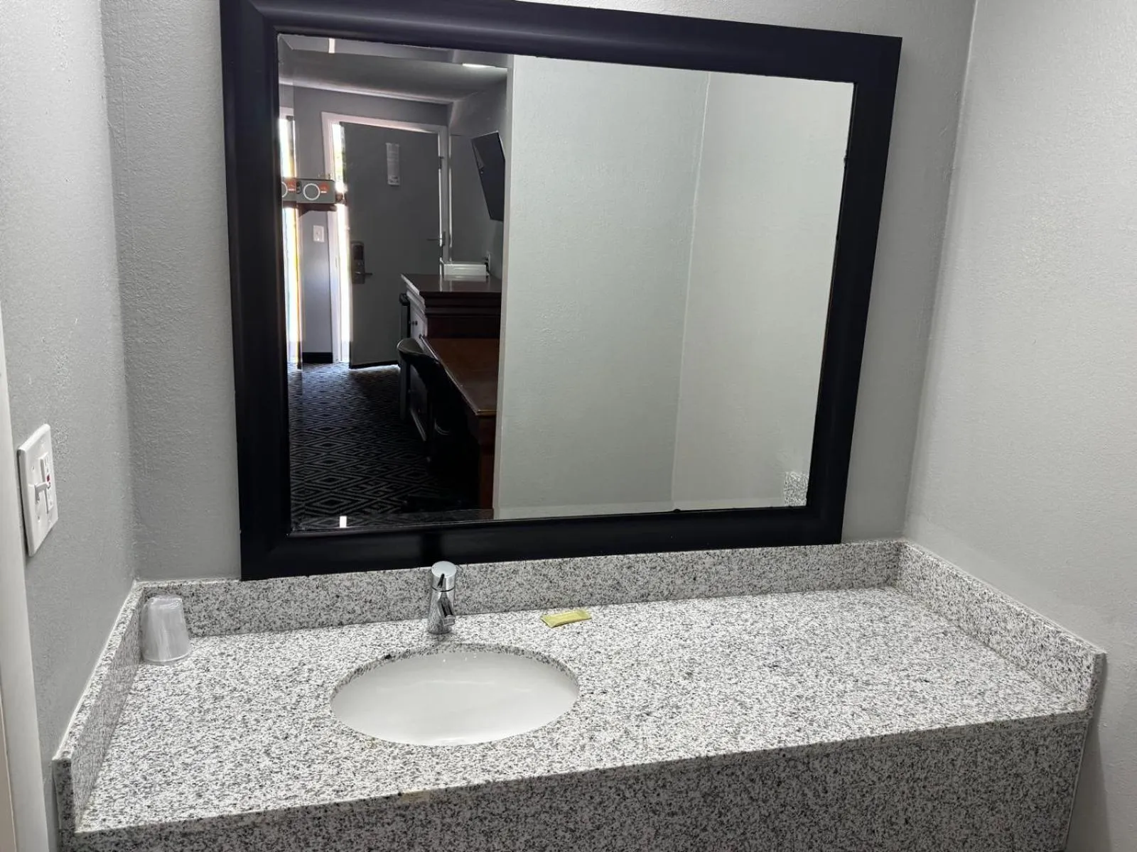 Budgetel Inn & Suites