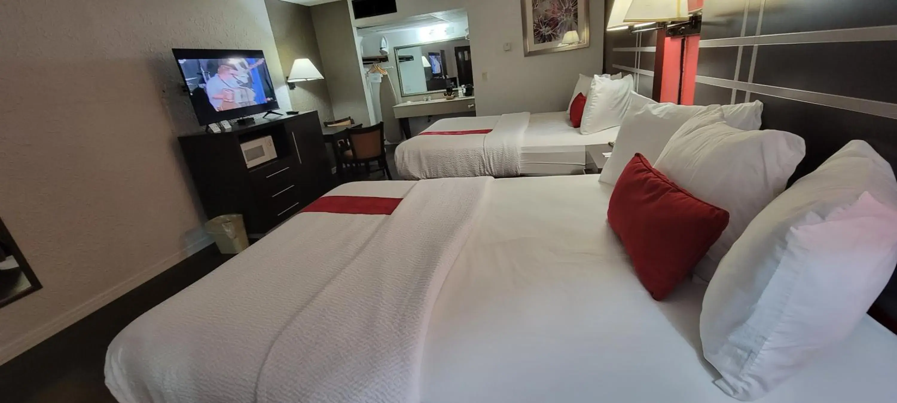 2 Queen Beds, Pool Access, Non-Smoking in Ramada by Wyndham Mountain Home 2 Queen Beds, Pool Access, Non-Smoking in Ramada by Wyndham Mountain Home