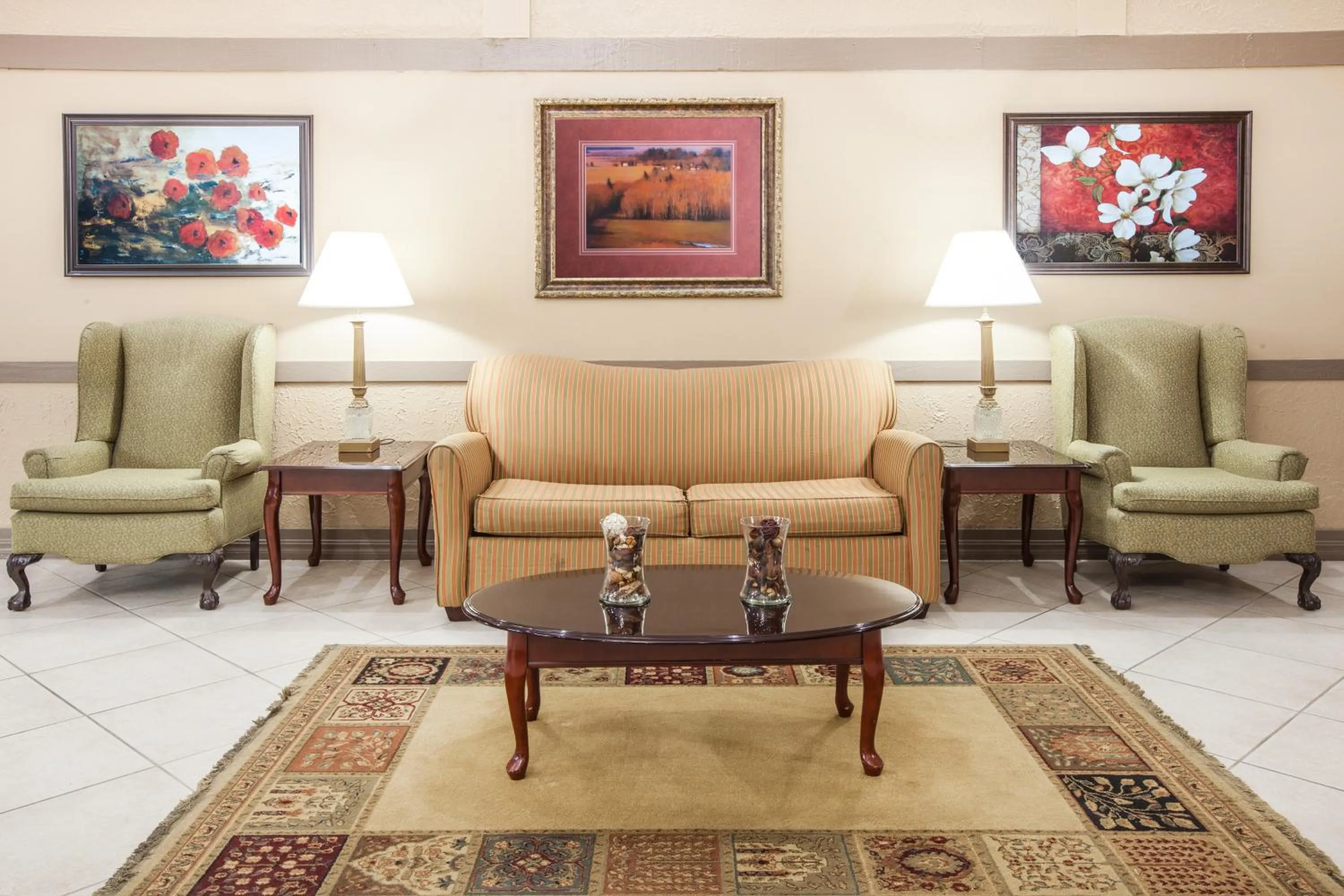 Lobby or reception in Ramada by Wyndham Mountain Home
