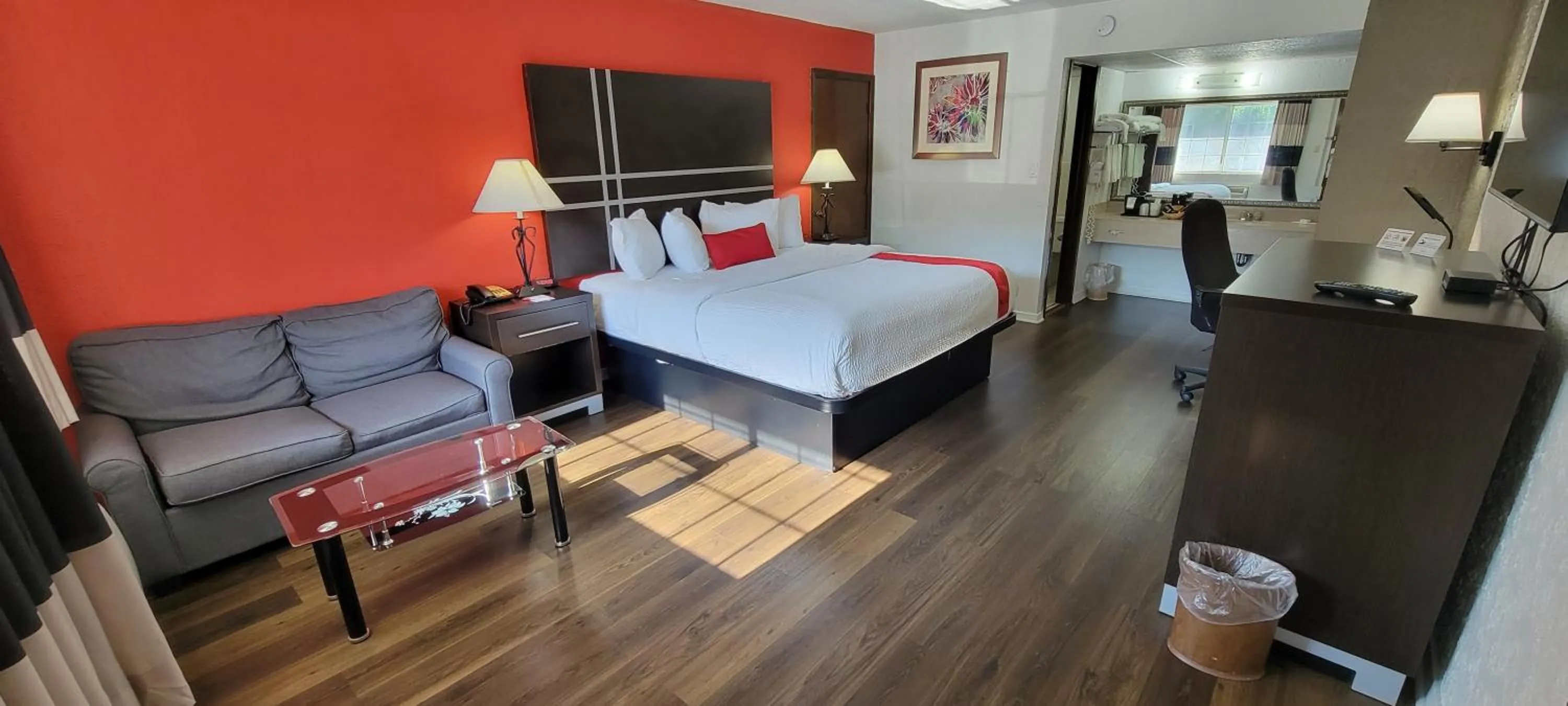 Toilet, Bed in Ramada by Wyndham Mountain Home