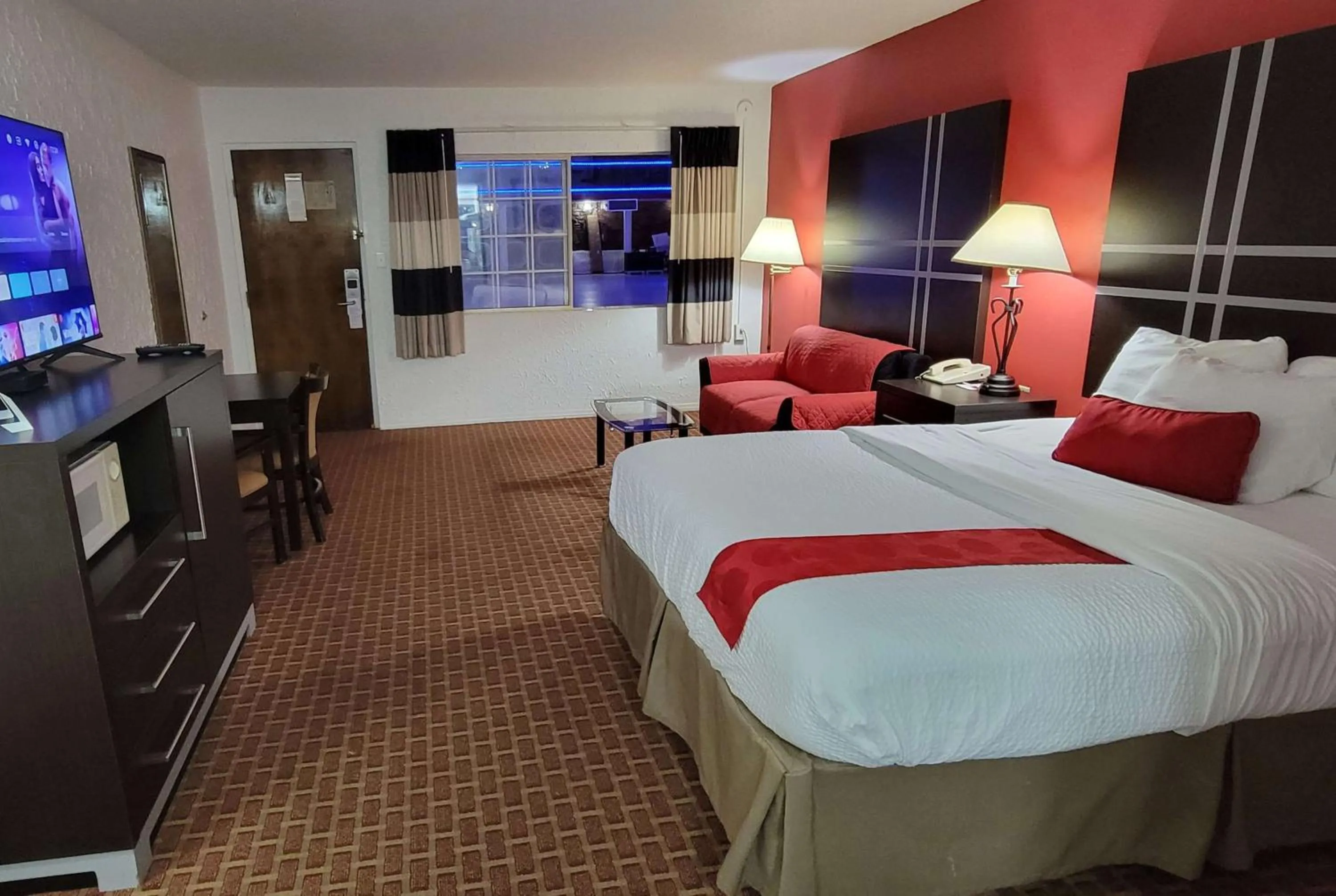 Photo of the whole room, Bed in Ramada by Wyndham Mountain Home