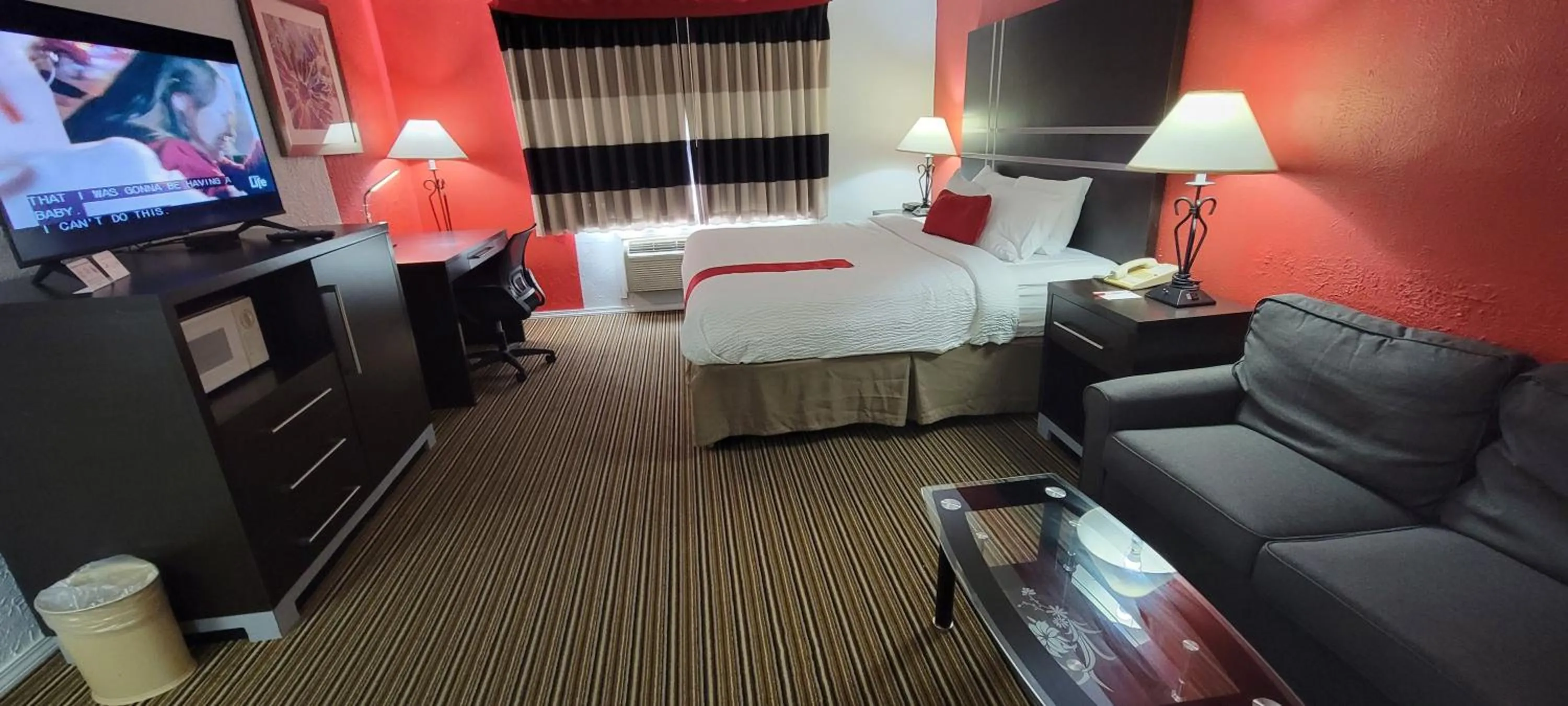 Toilet, Bed in Ramada by Wyndham Mountain Home