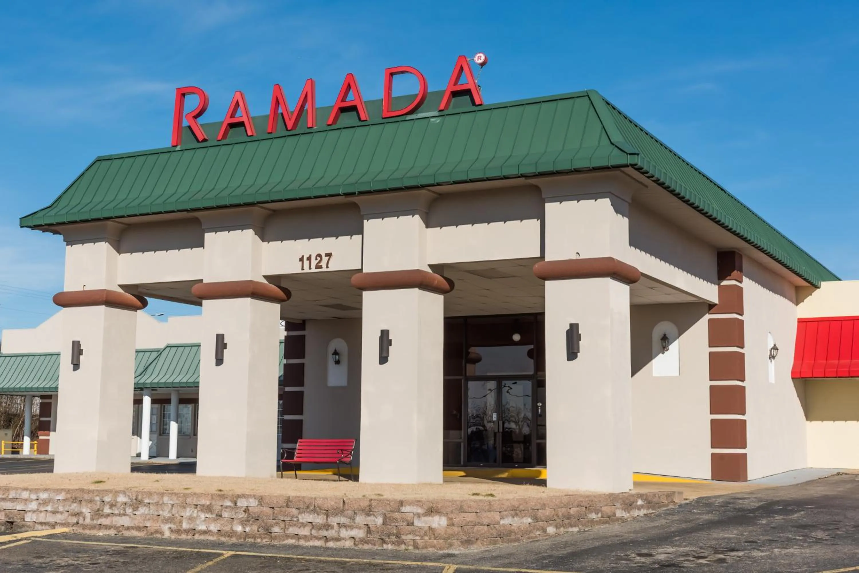 Facade/entrance in Ramada by Wyndham Mountain Home