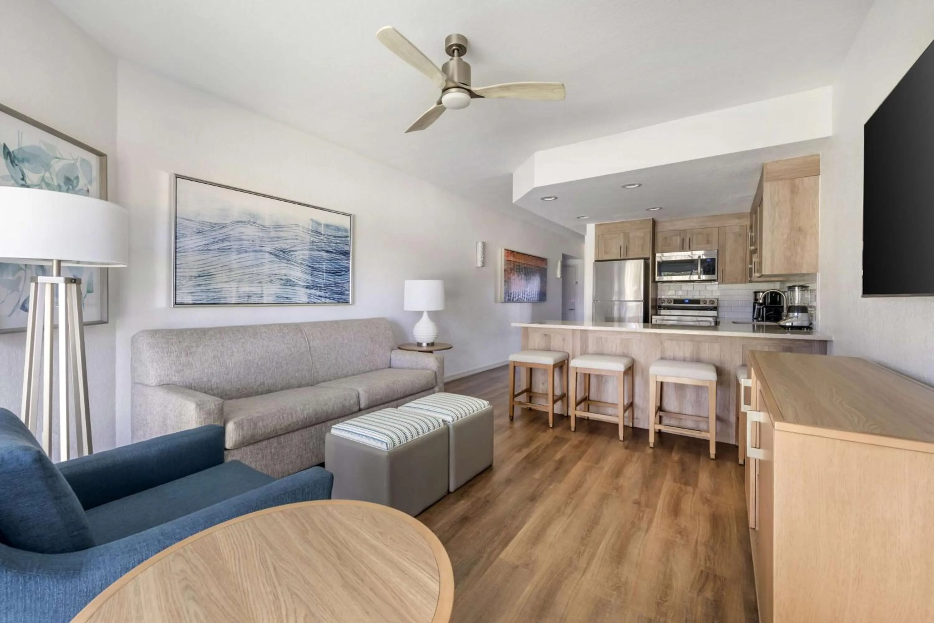 Kitchen or kitchenette in Hilton Vacation Club Mystic Dunes Orlando