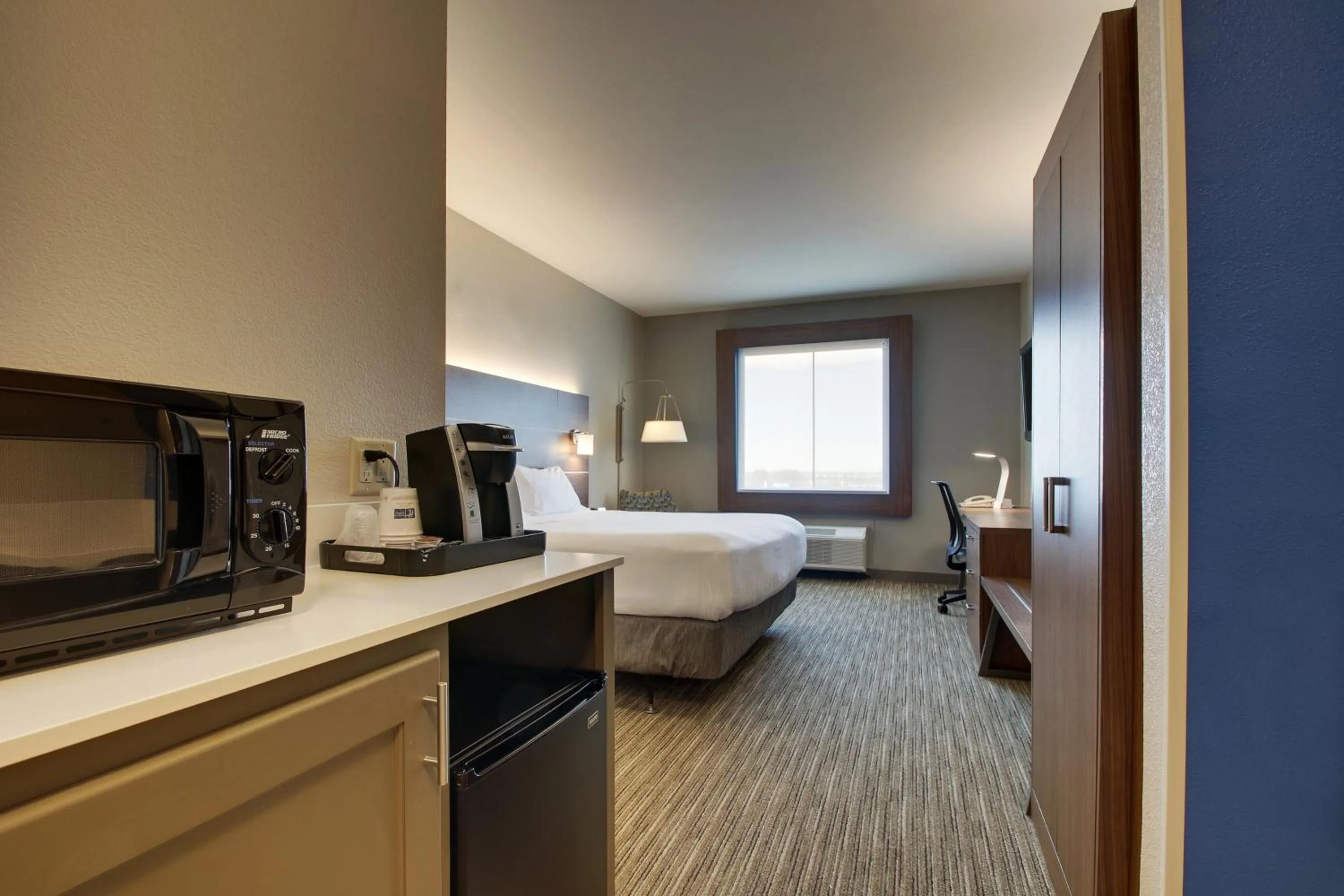 Photo of the whole room, Bed in Holiday Inn Express Vernon College Area Highway 287 by IHG