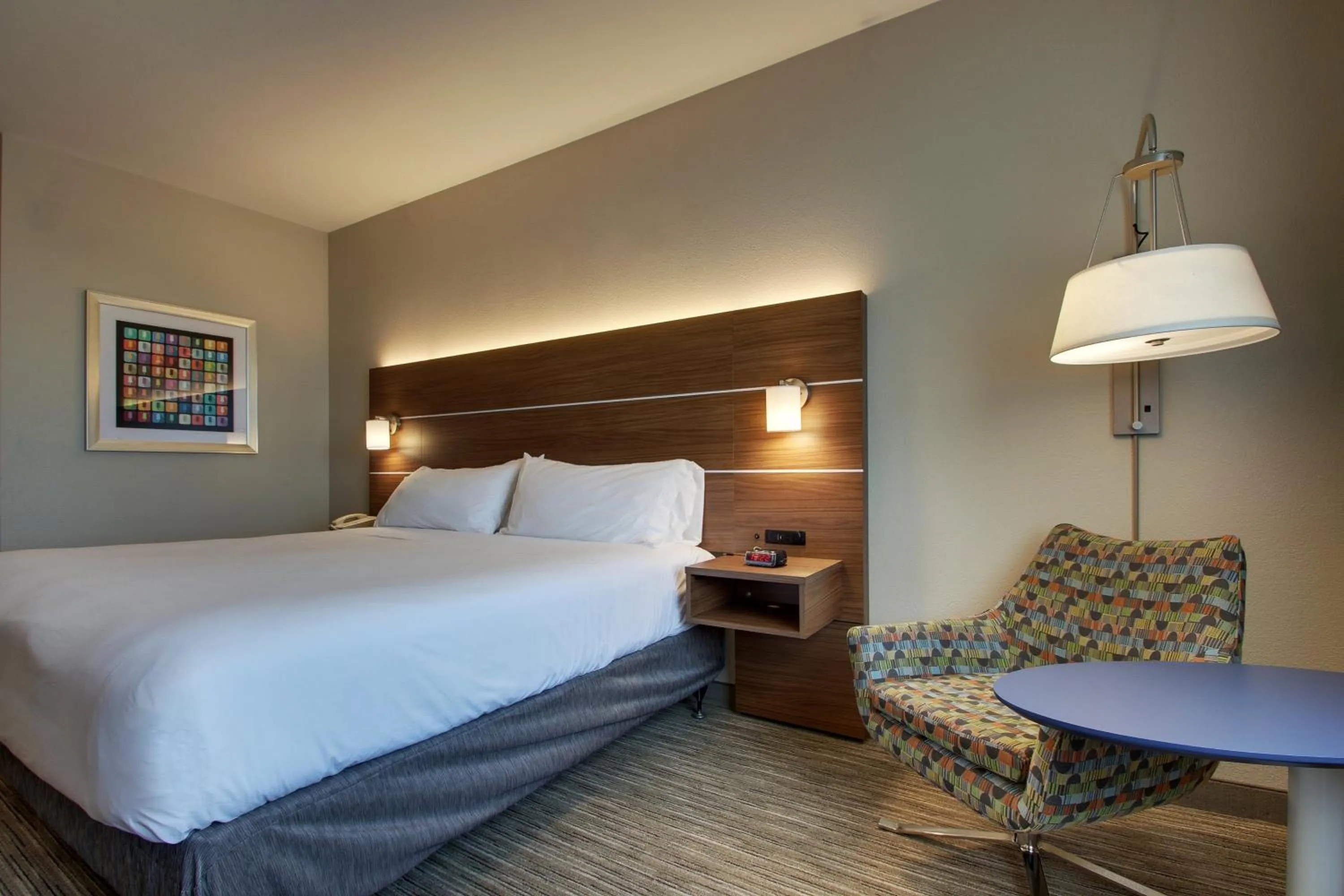 Photo of the whole room, Bed in Holiday Inn Express Vernon College Area Highway 287 by IHG