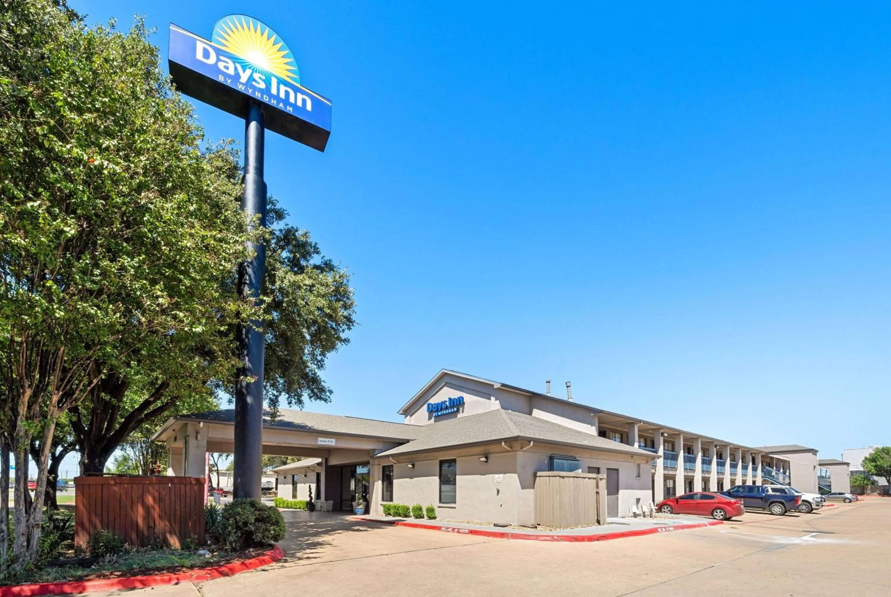 Days Inn by Wyndham Round Rock